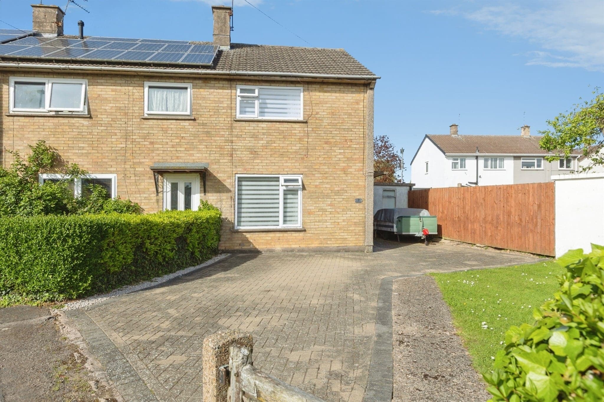 Property at Woburn Close, Leicester
