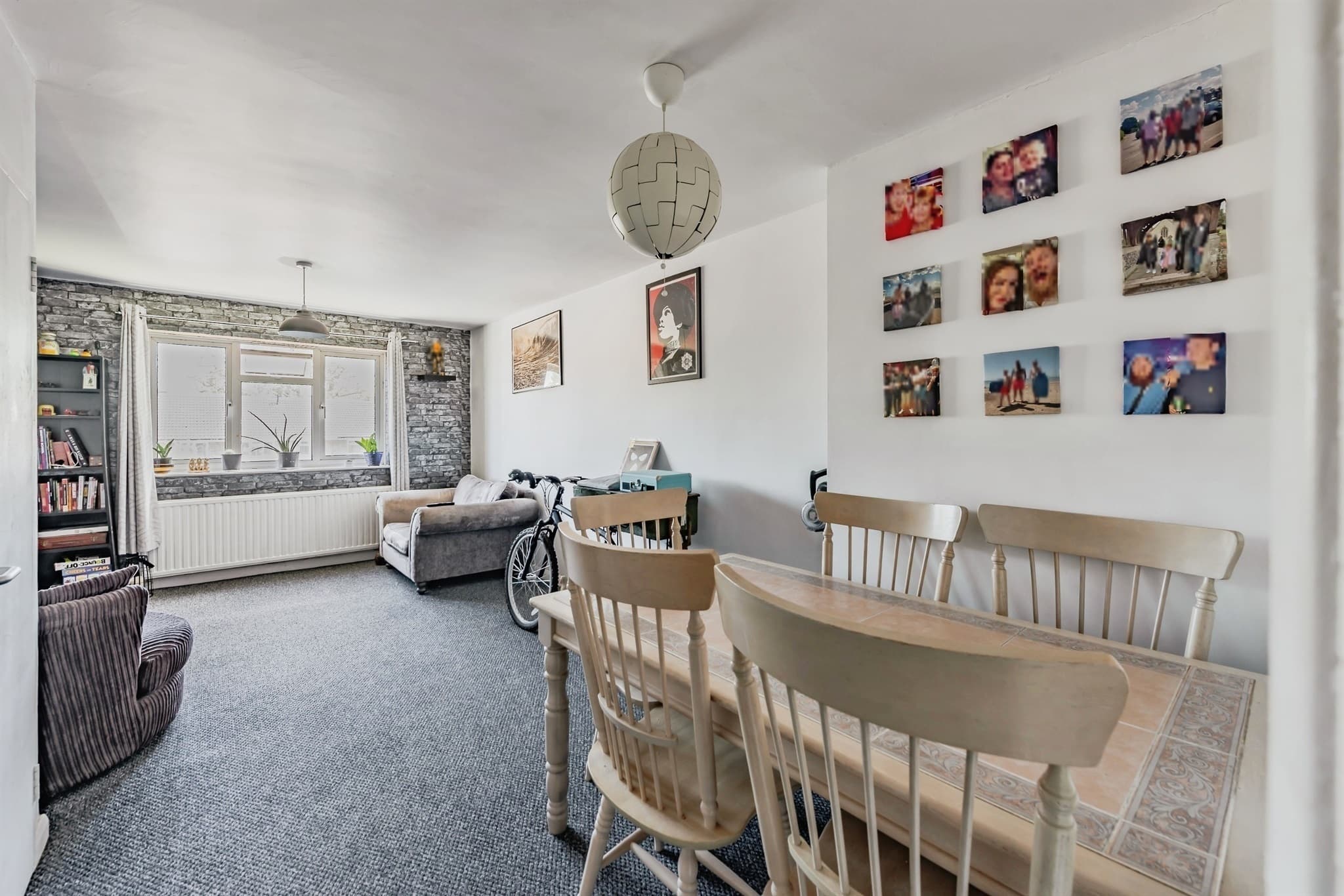 Property at Wakehams Green Drive, Crawley