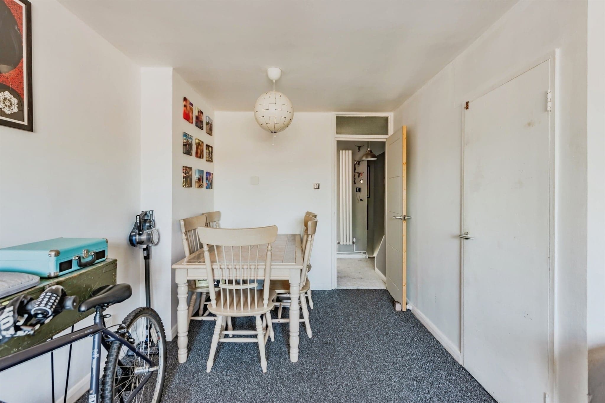 Property at Wakehams Green Drive, Crawley