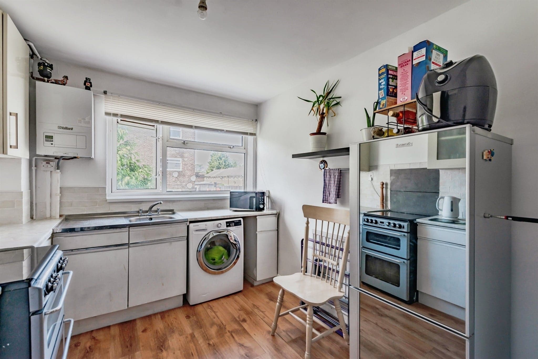 Property at Wakehams Green Drive, Crawley