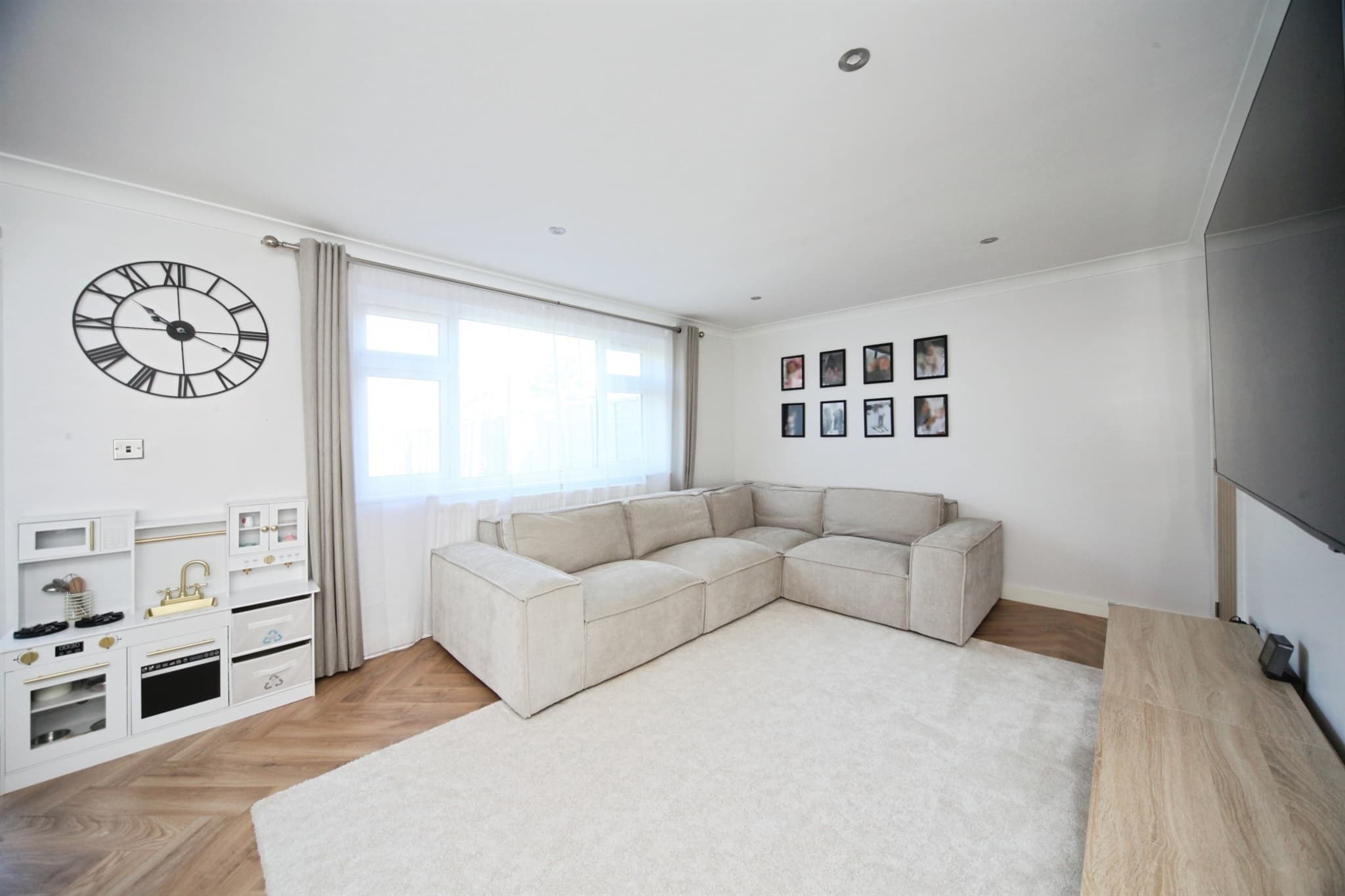 Property at Knights Close, Eaton Bray, DUNSTABLE