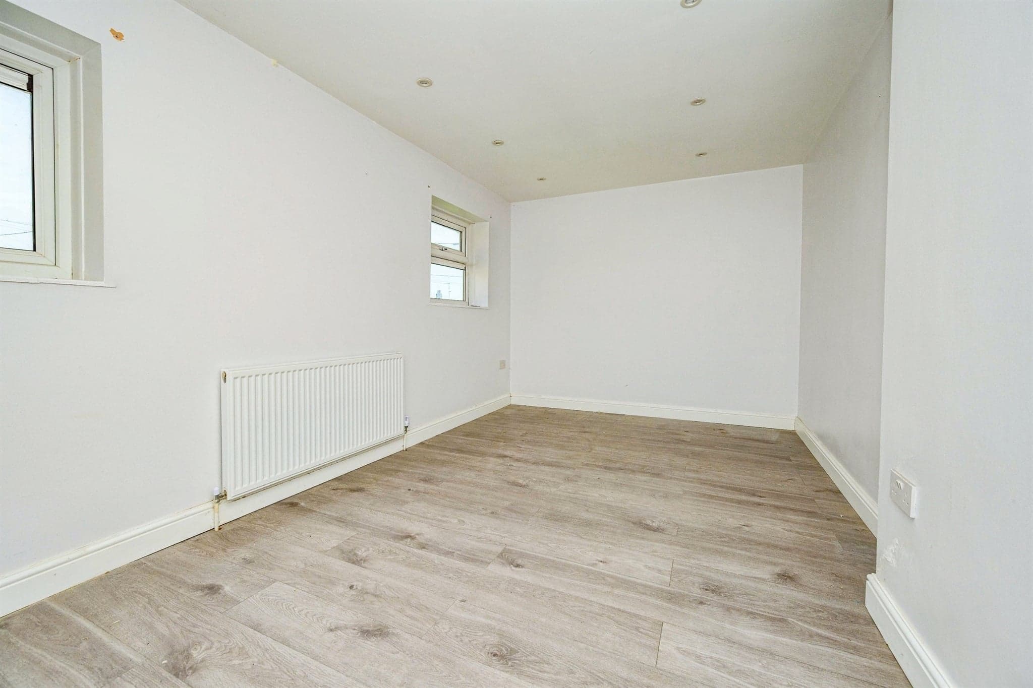 Property at Wycliffe Close, Luton