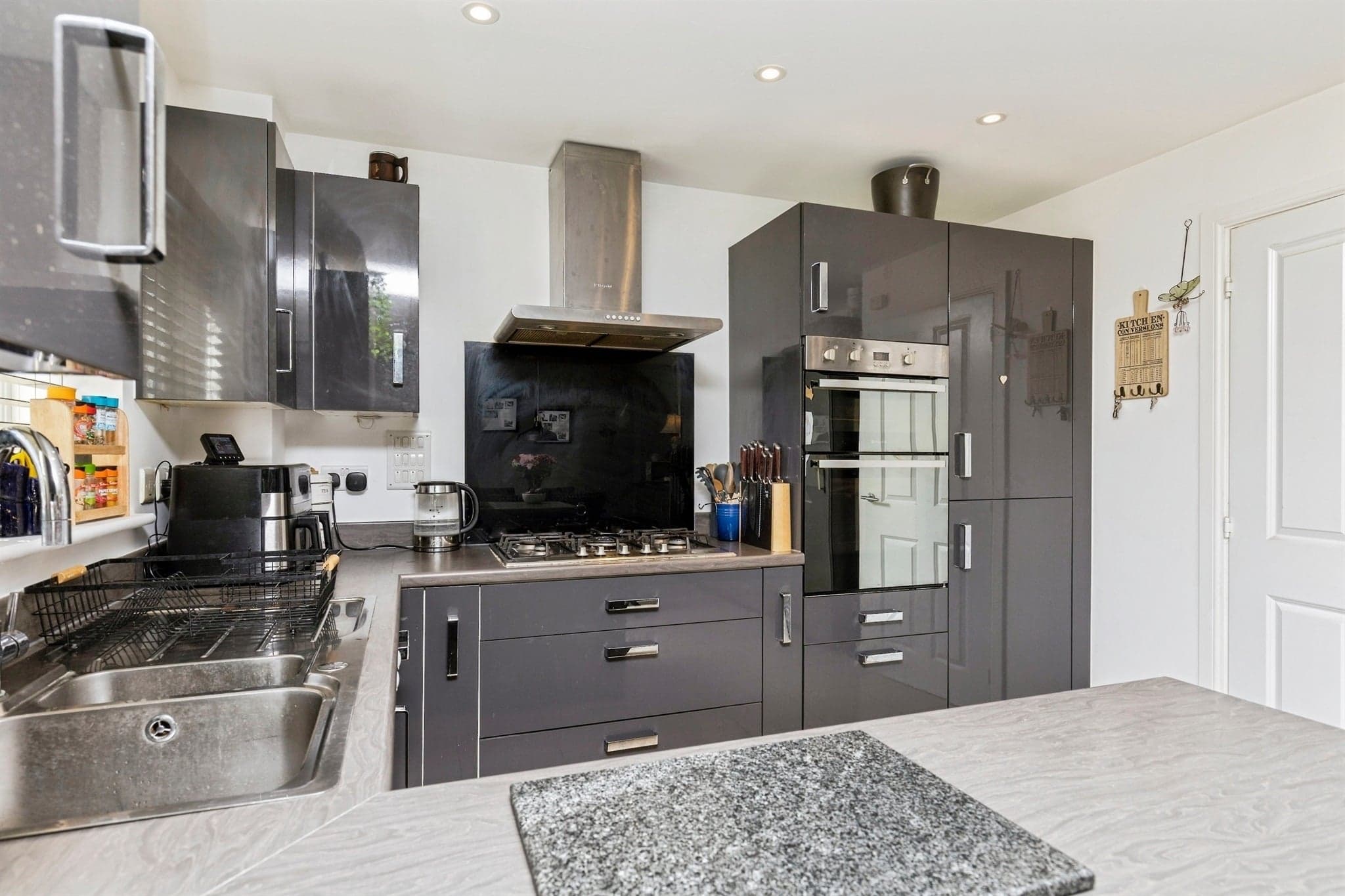 Property at Beeches Way, Faygate, Horsham