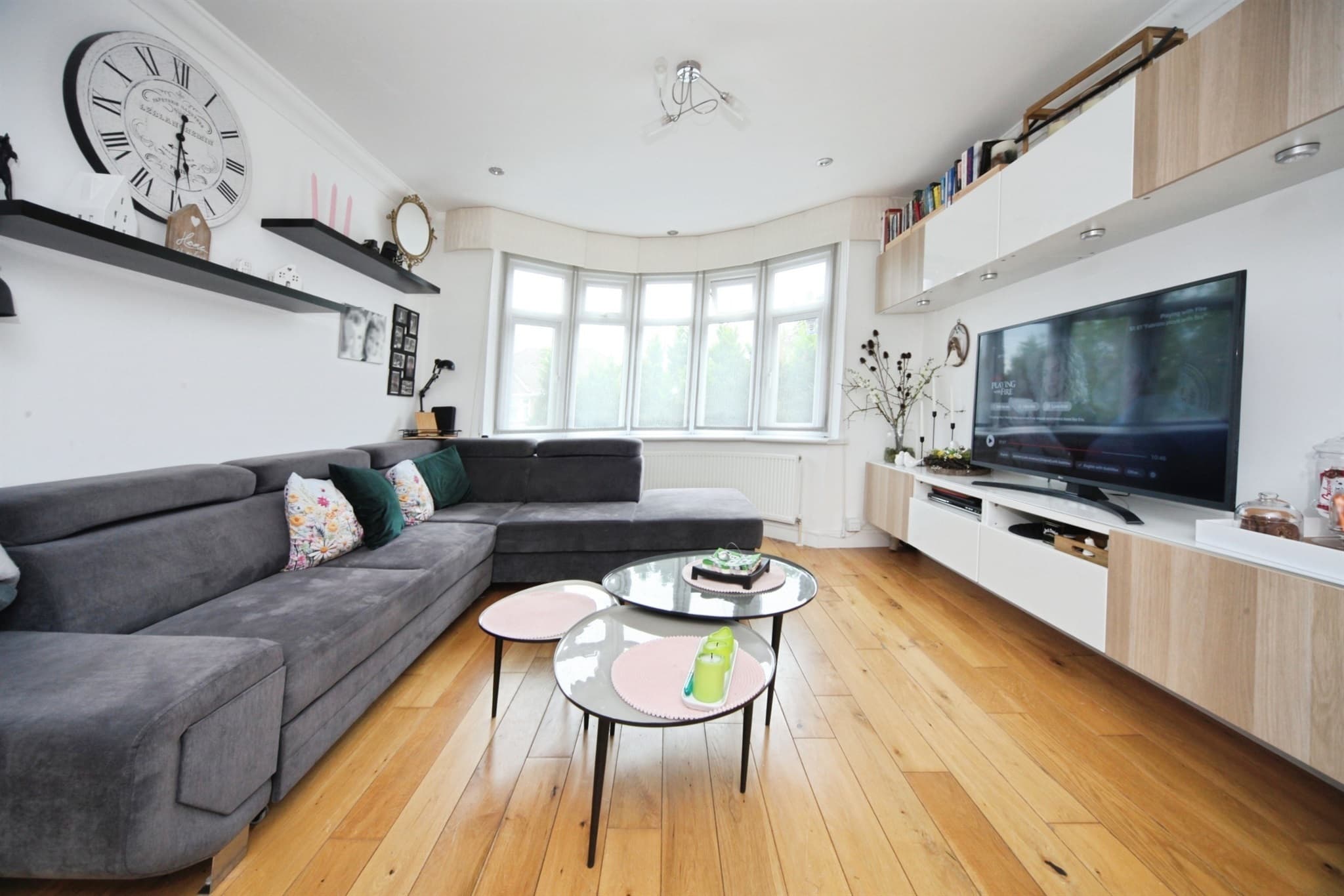 Property at Walcot Avenue, Luton