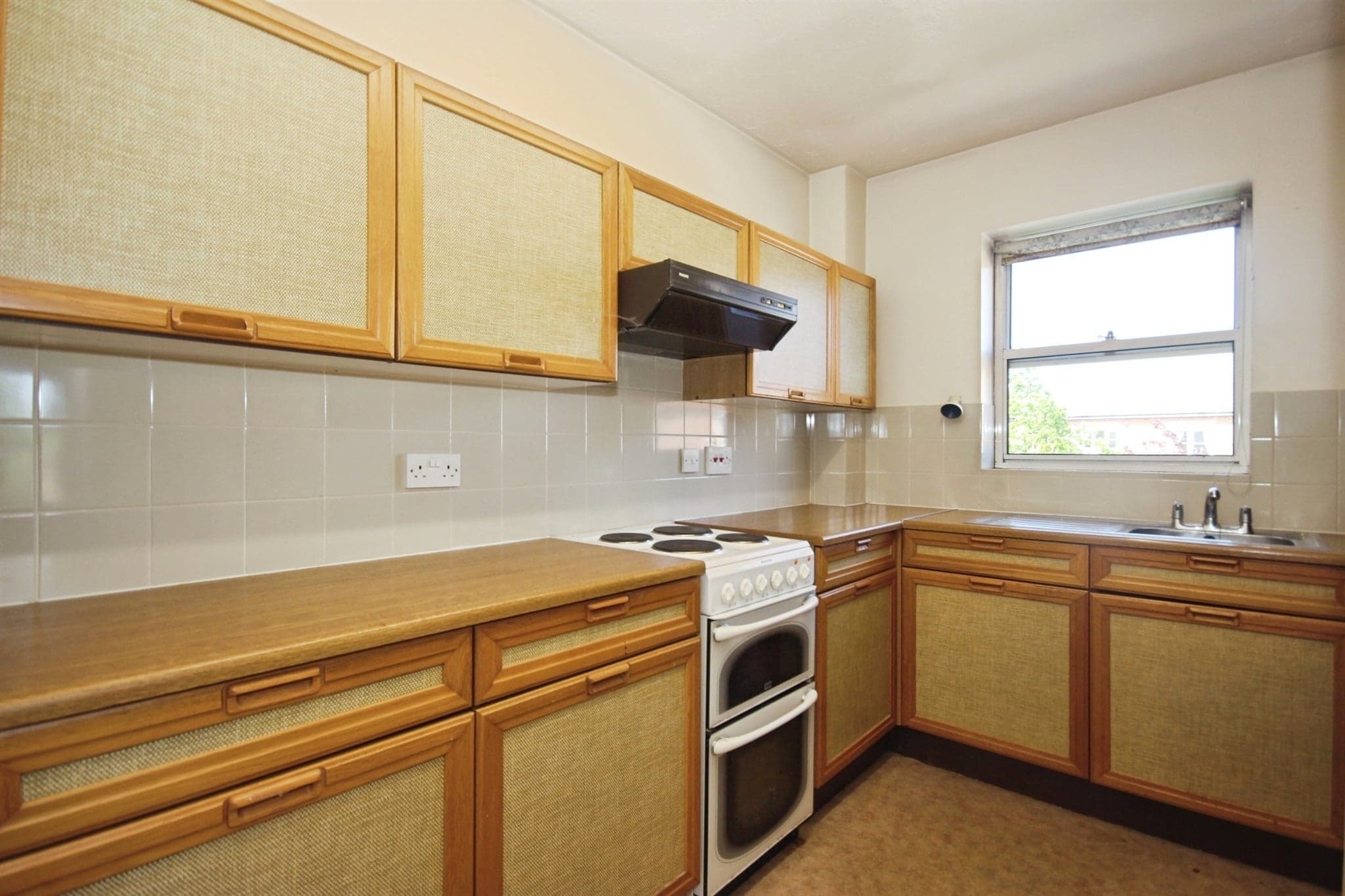 Property at Binswood Avenue, Leamington Spa