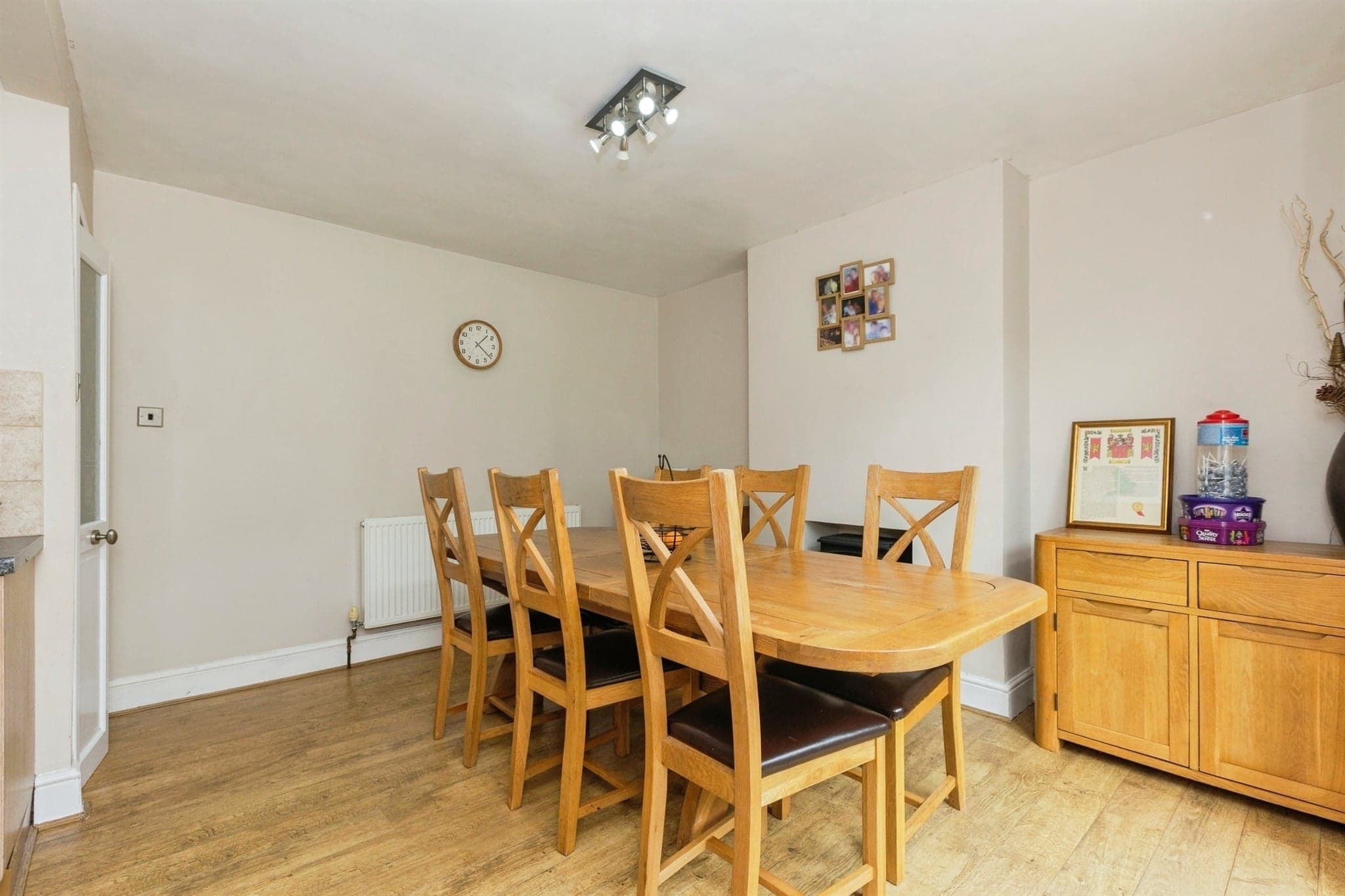 Property at Oakleigh Avenue, Glen Parva, Leicester