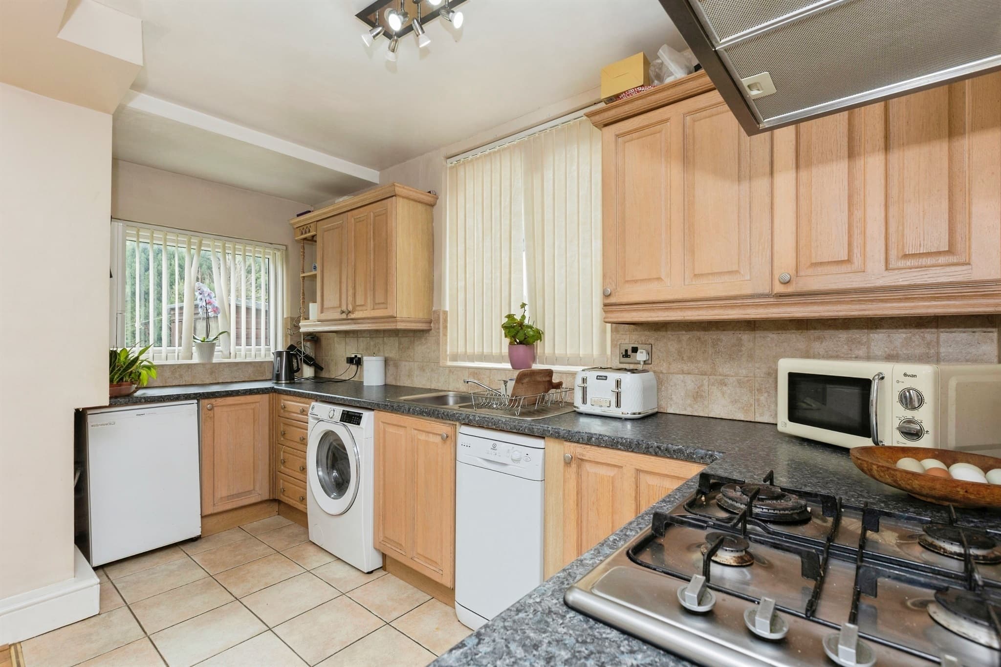 Property at Oakleigh Avenue, Glen Parva, Leicester