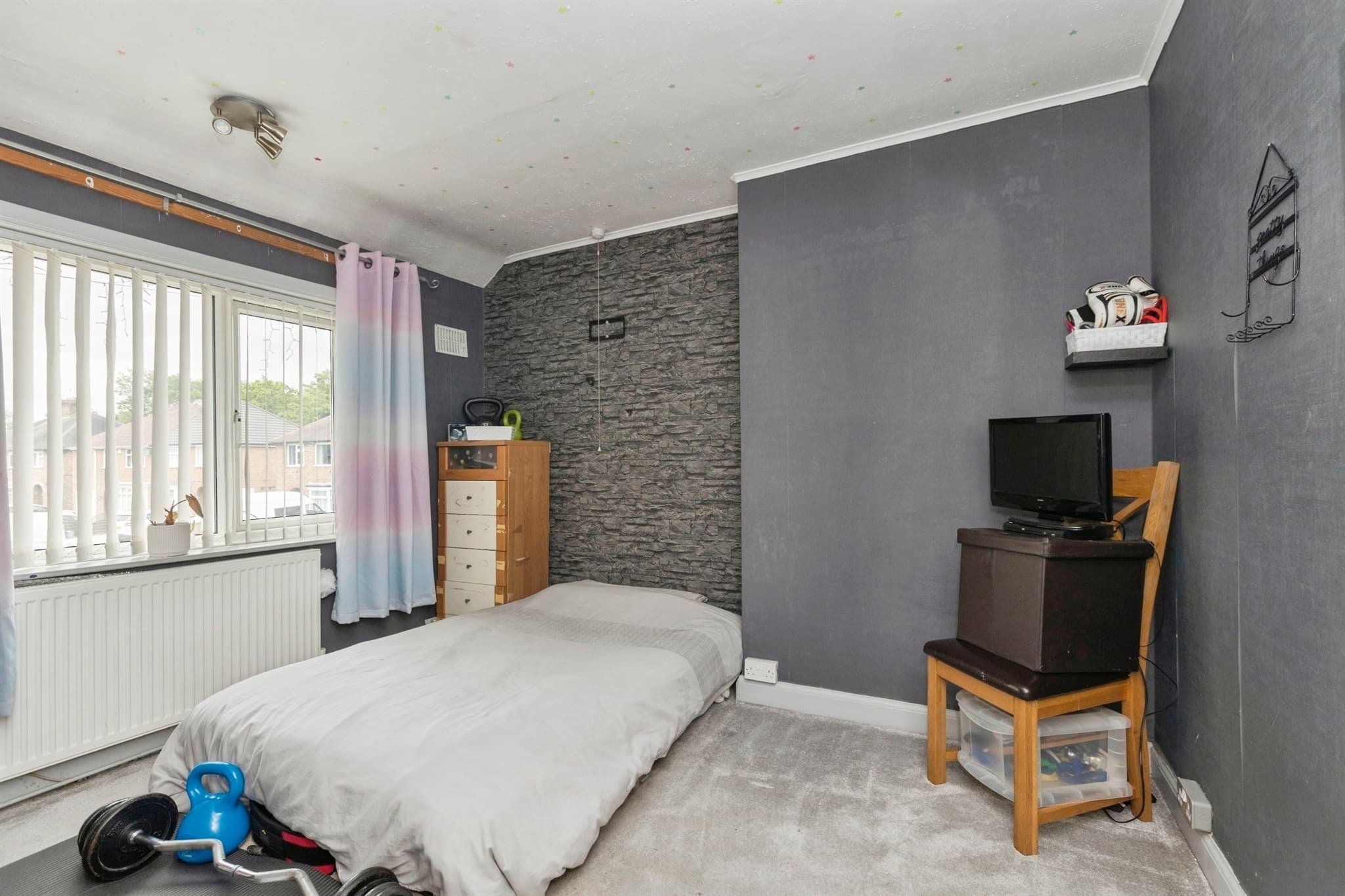 Property at Oakleigh Avenue, Glen Parva, Leicester