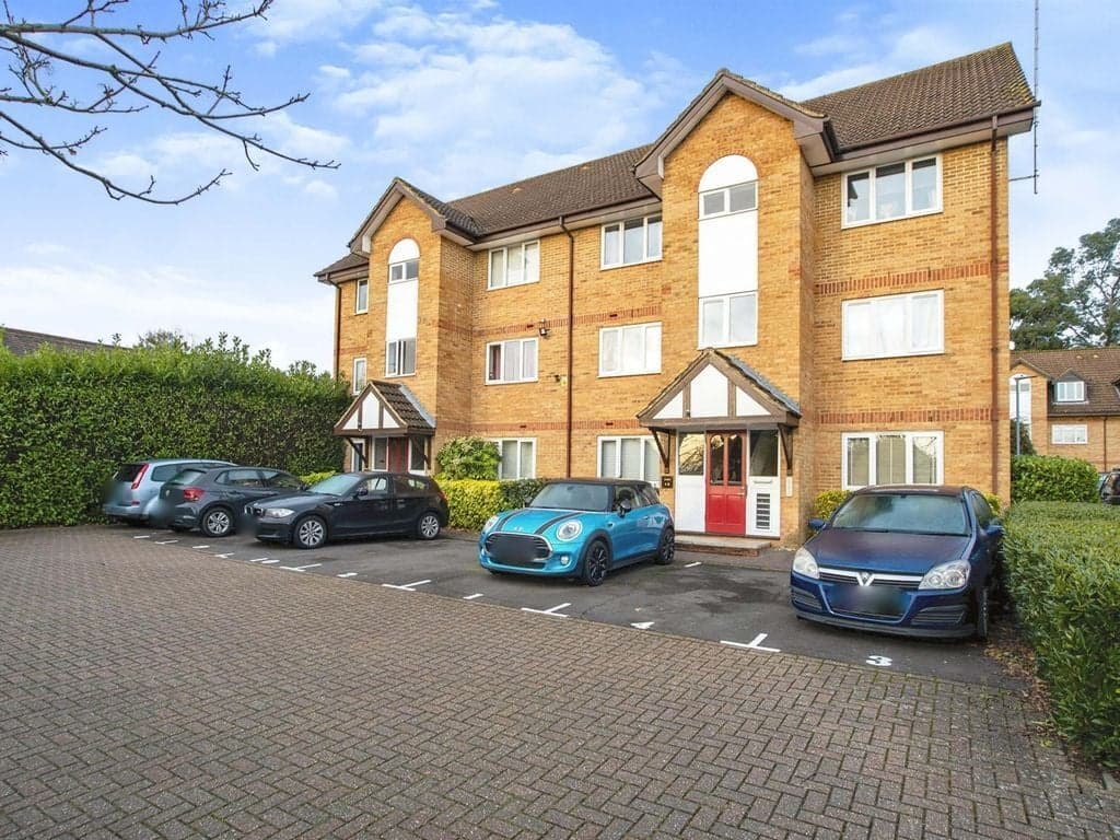 Property at Rochester Drive, Watford