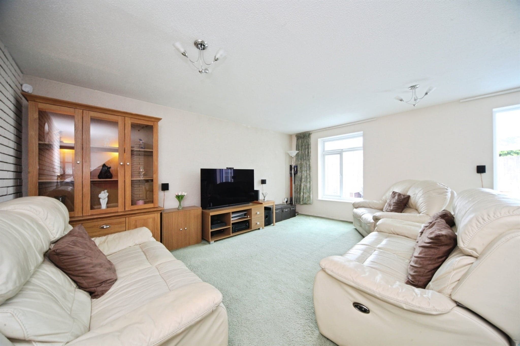 Property at Raynham Way, Luton
