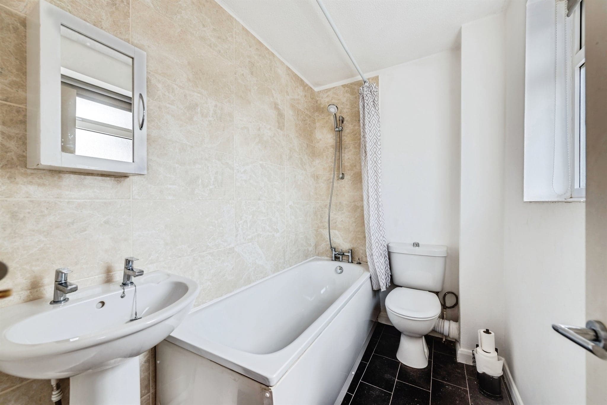 Property at Mayfield Close, Carterton