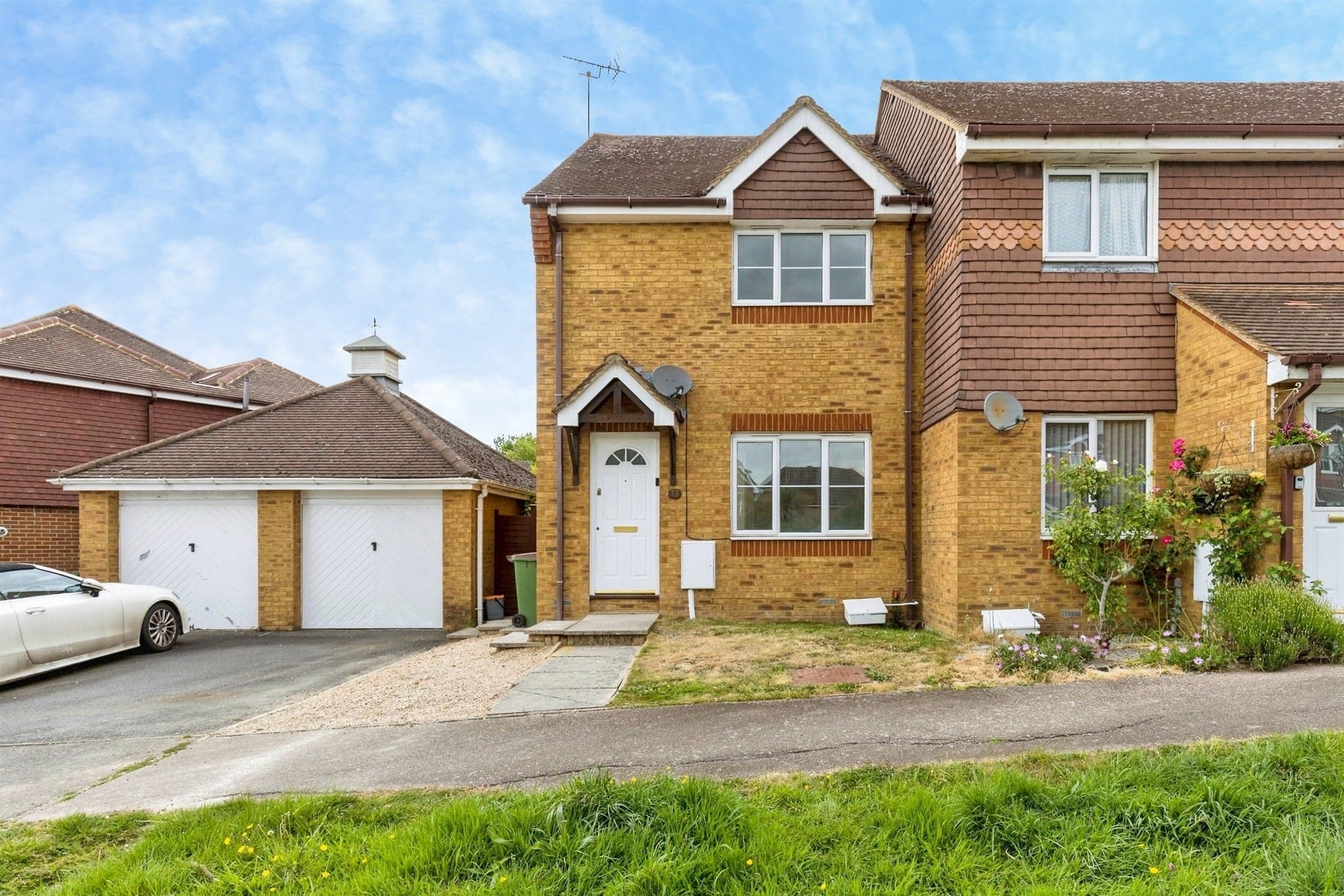 Property at Ropeland Way, Horsham