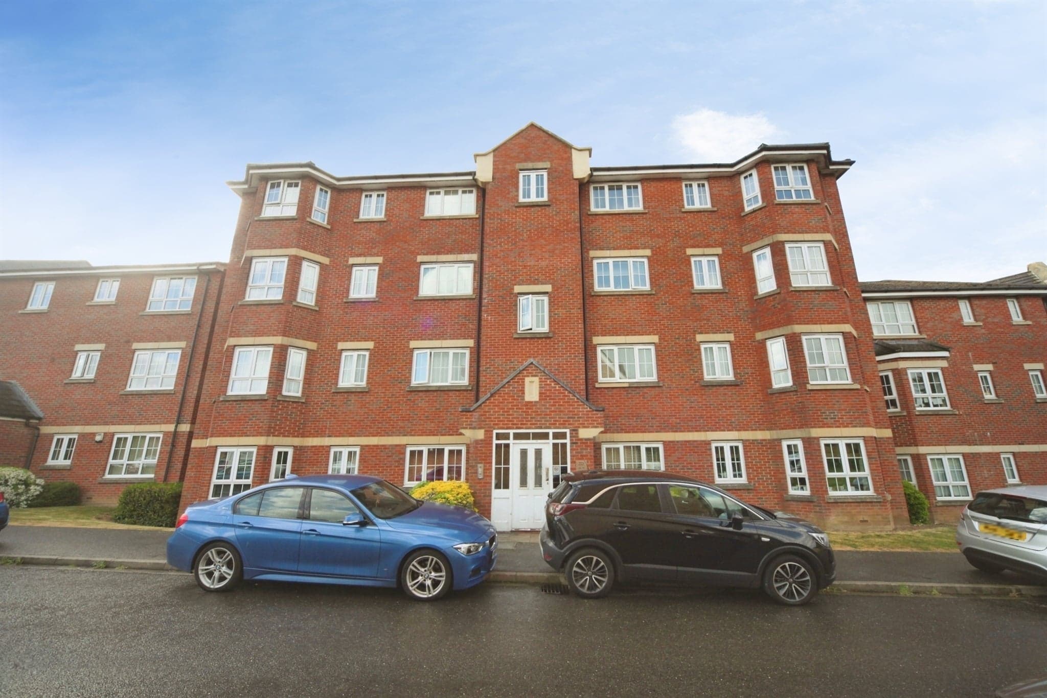 Property at Watling Gardens, Dunstable