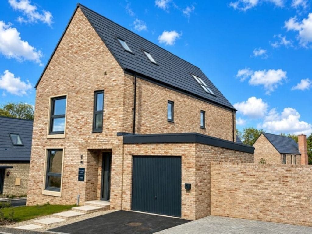 Property at Blunsdon Hill, Blunsdon, Swindon