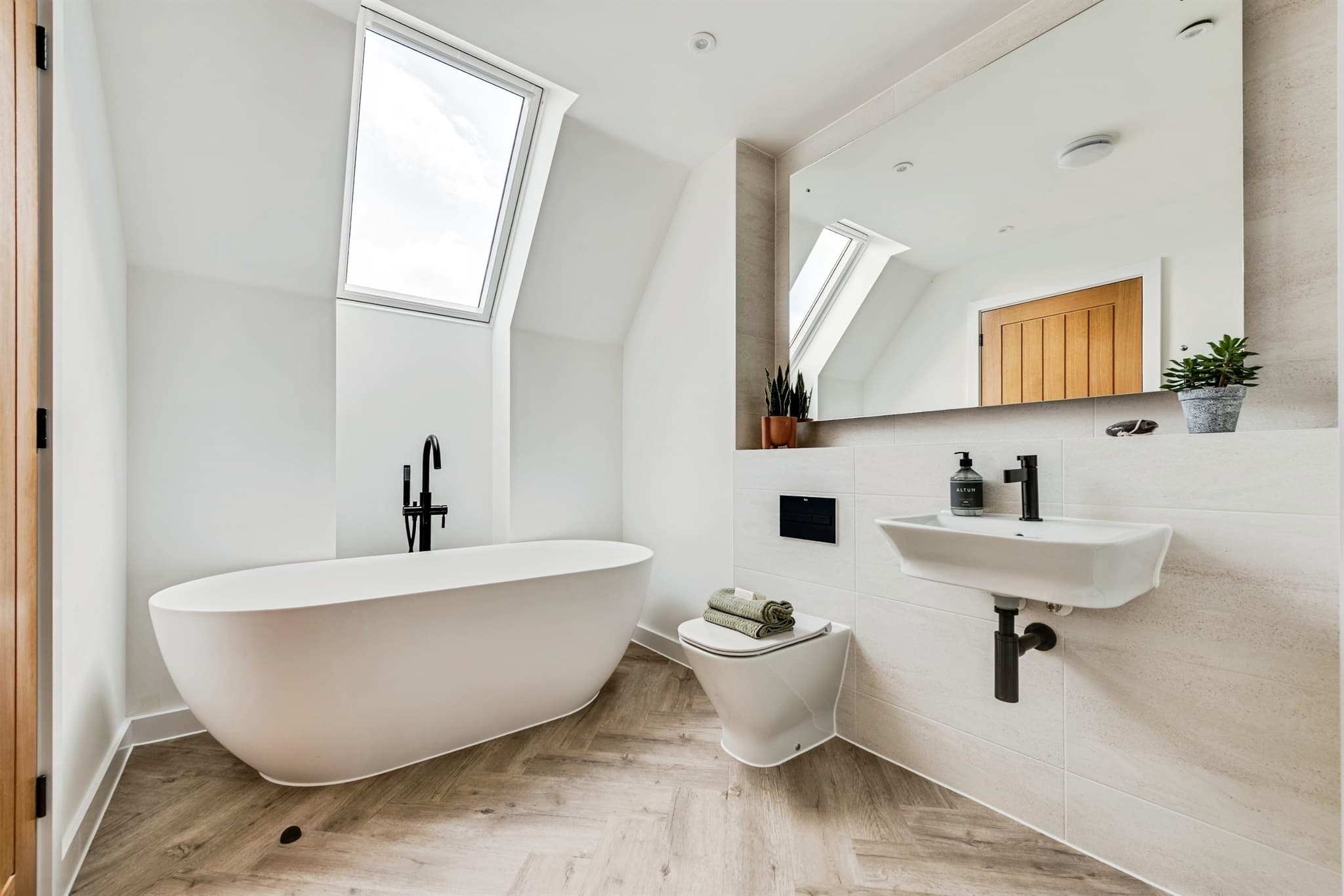 Property at Blunsdon Hill, Blunsdon, Swindon