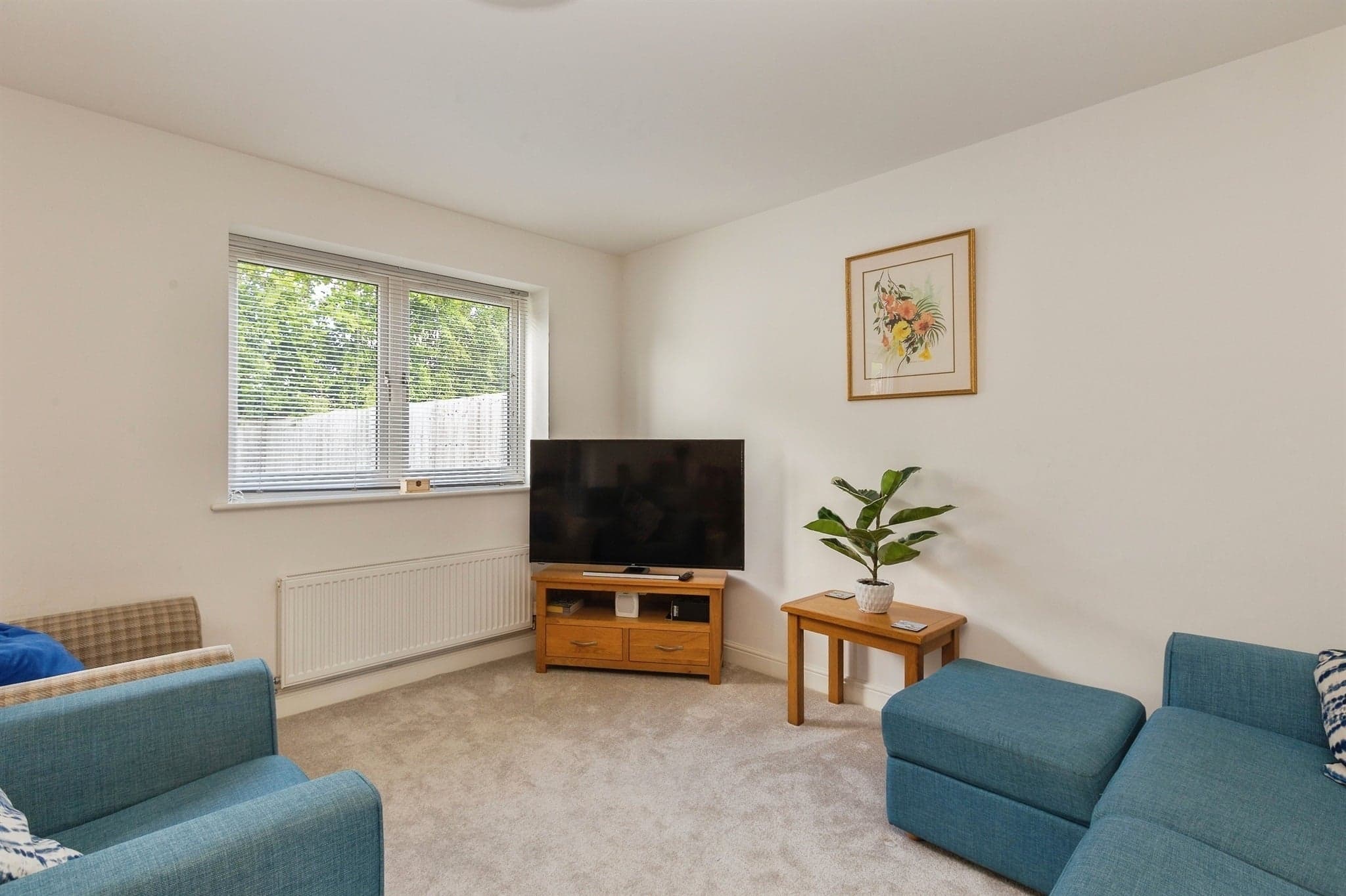 Property at Elmwood Close, Oakley, Aylesbury
