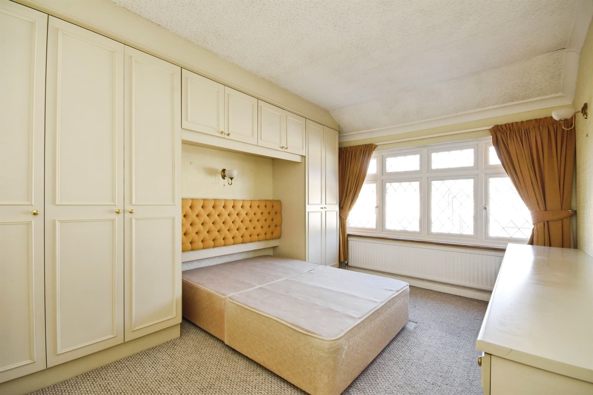 Property at Laburnum Walk, Hornchurch