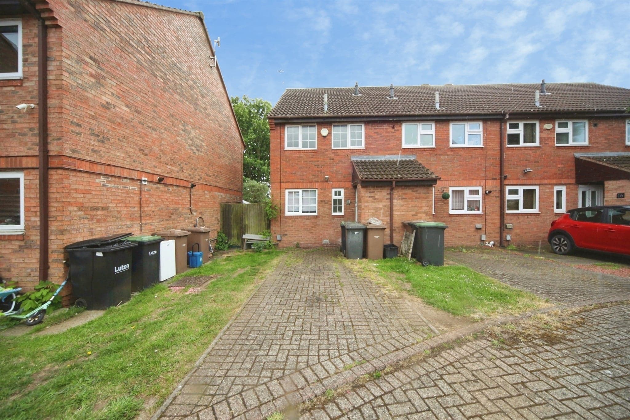 Property at Anmer Gardens, Luton