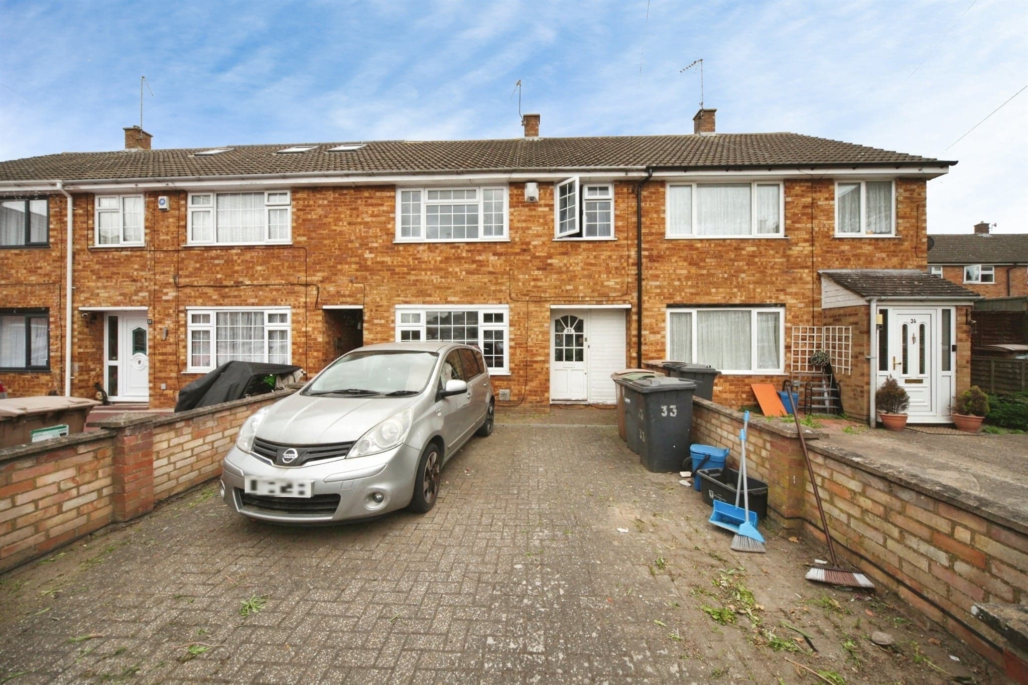 Property at Oatfield Close, Luton
