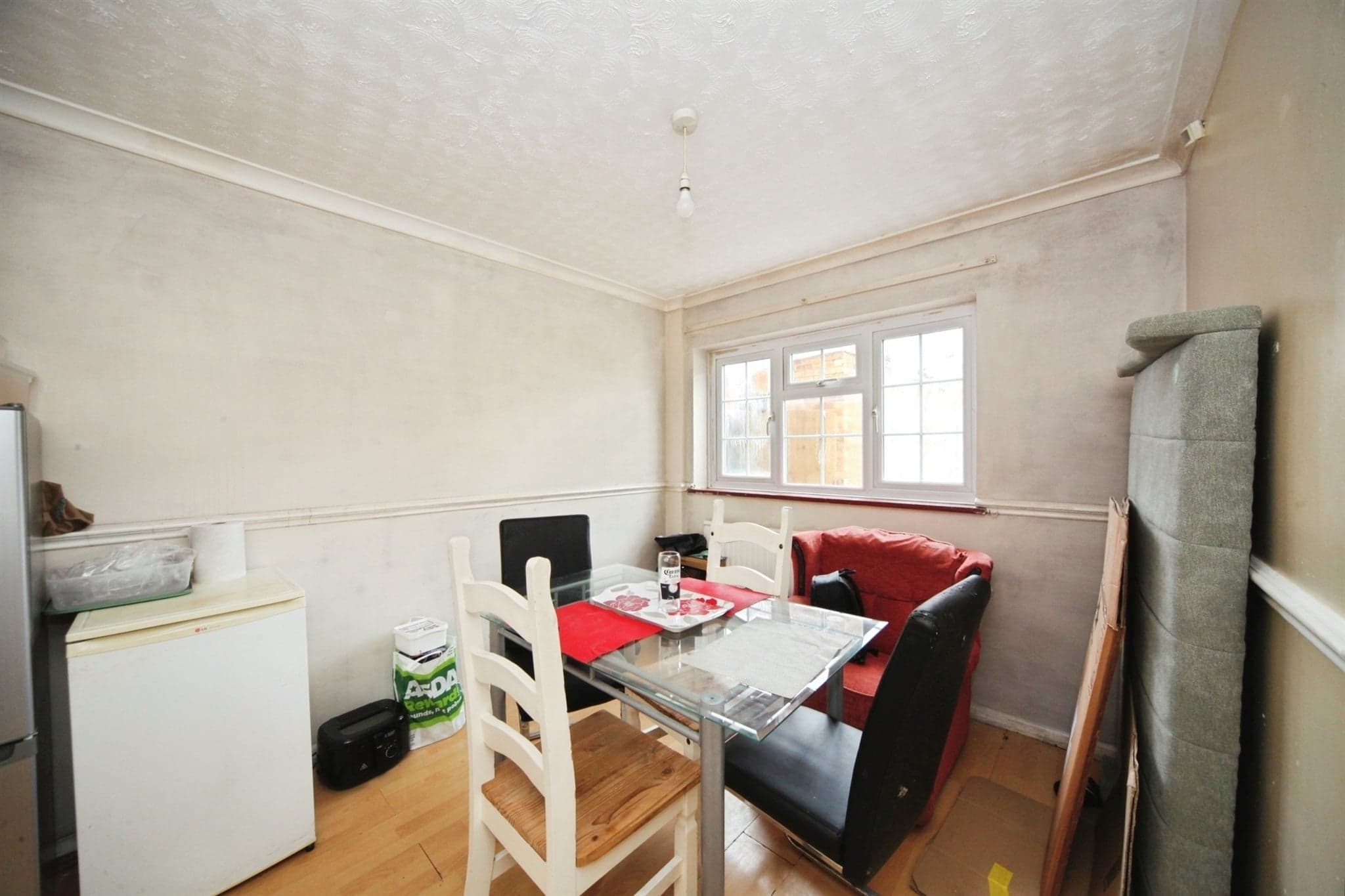 Property at Oatfield Close, Luton