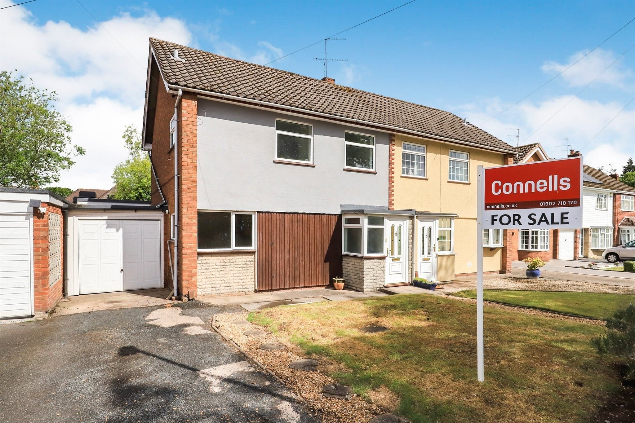 Property at Taunton Avenue, Fordhouses, Wolverhampton