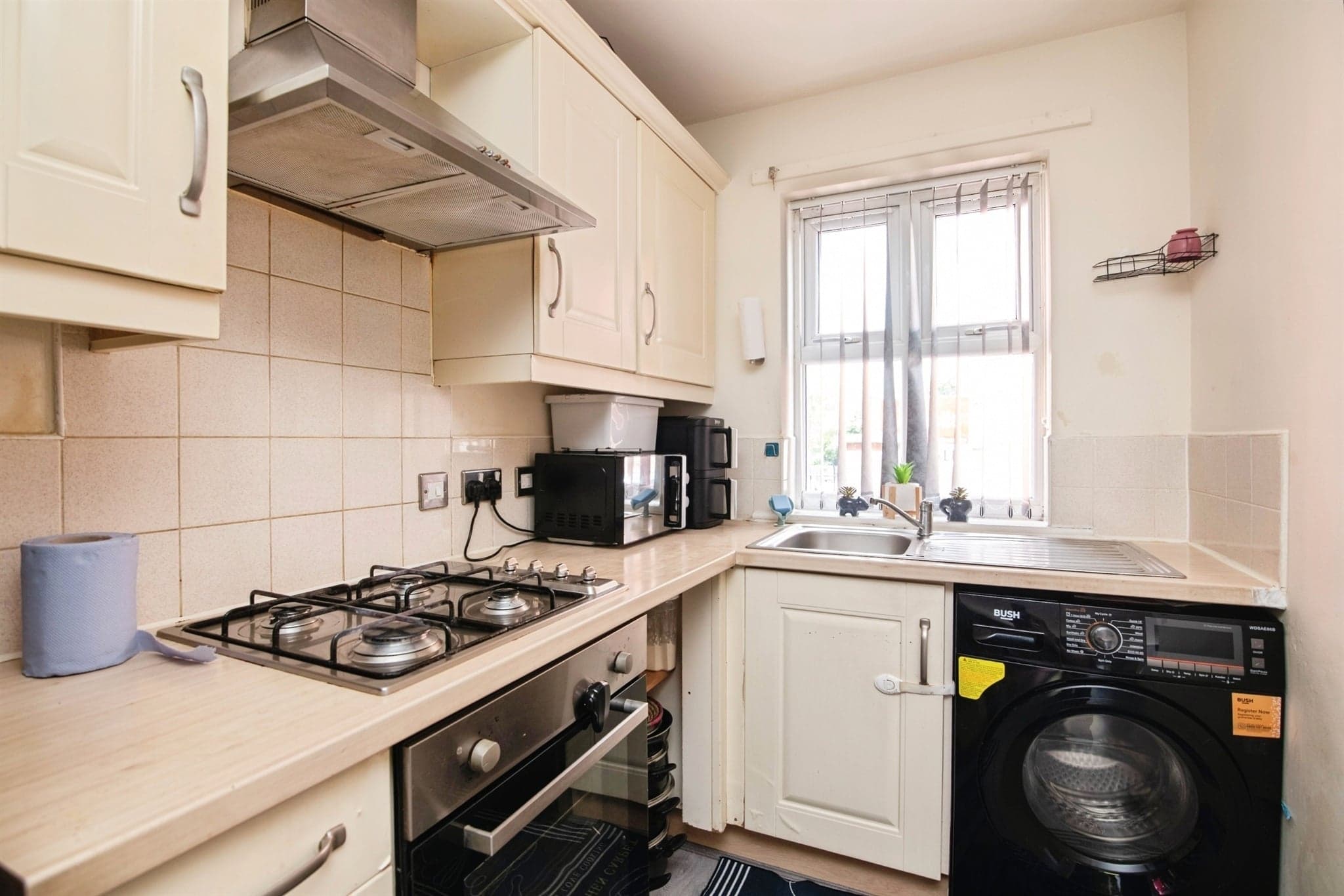 Property at Farm End Close, West Bromwich