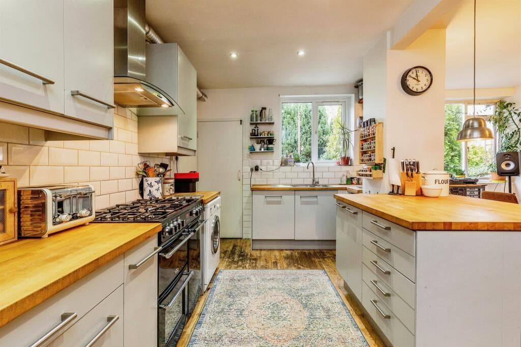 Property at Hendre Road, Ashton, Bristol