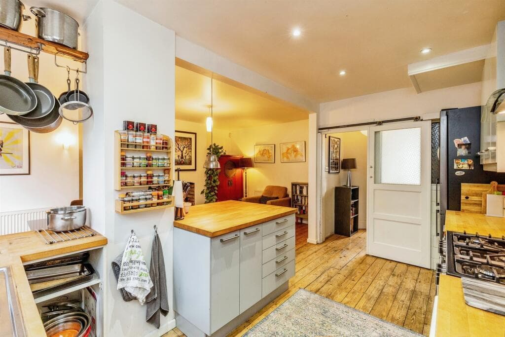 Property at Hendre Road, Ashton, Bristol