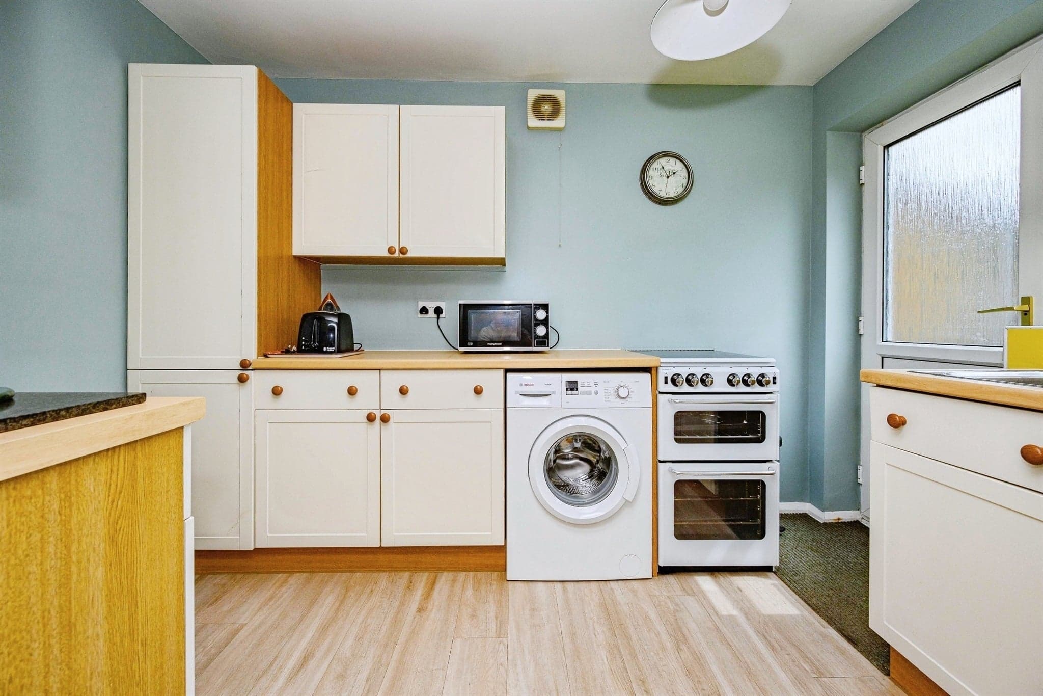Property at Midhurst Gardens, Luton