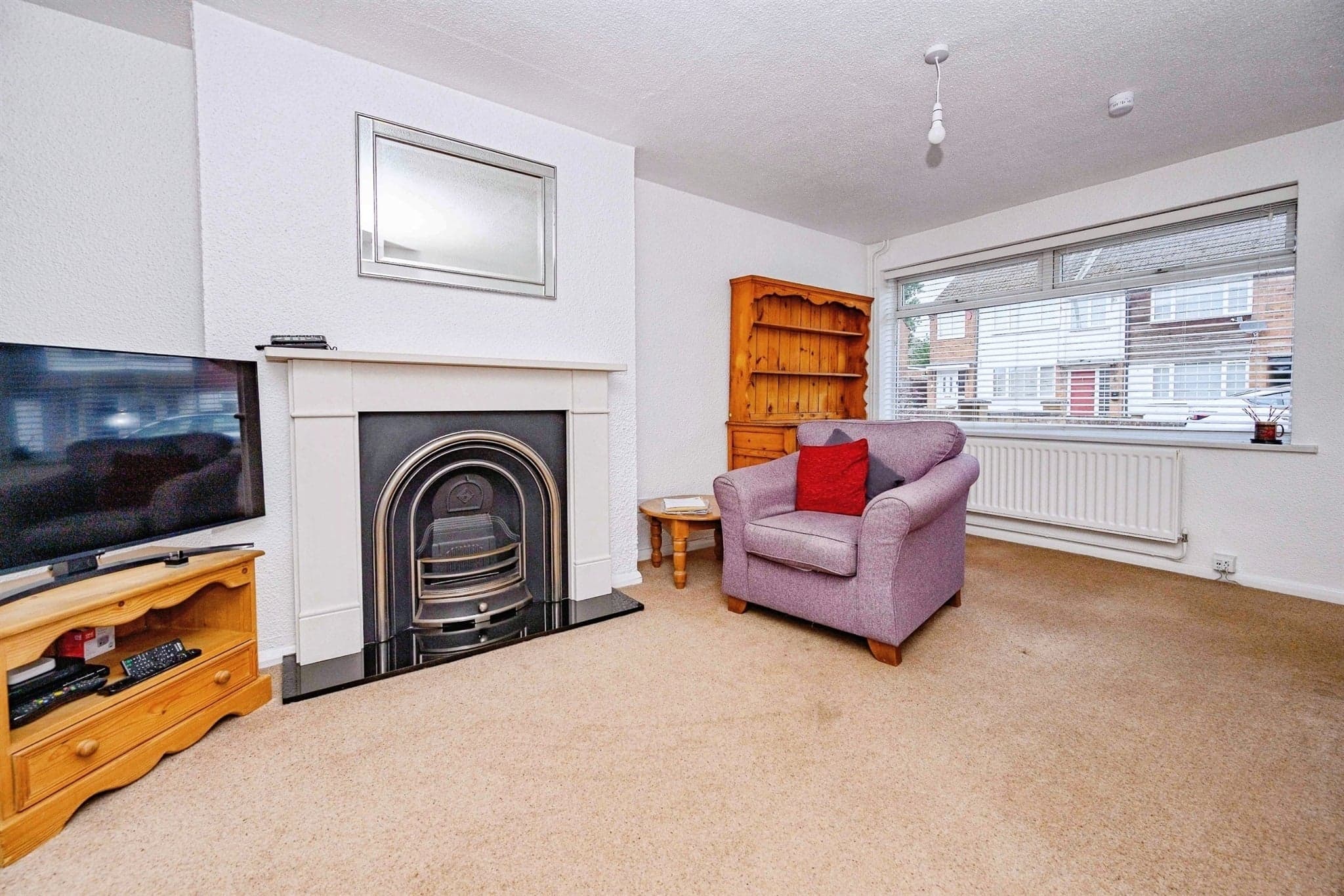 Property at Midhurst Gardens, Luton