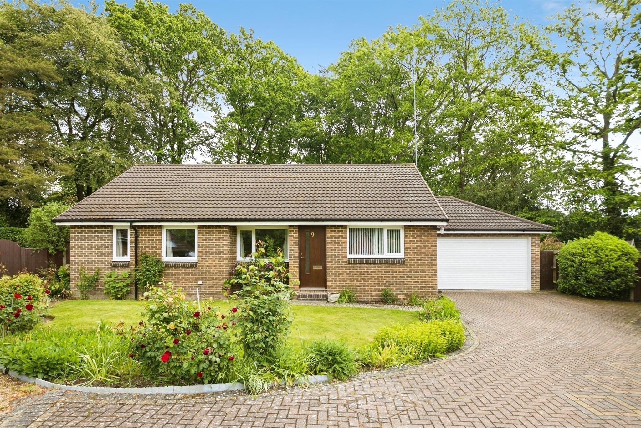 Property at Spring Gardens, Copthorne, Crawley