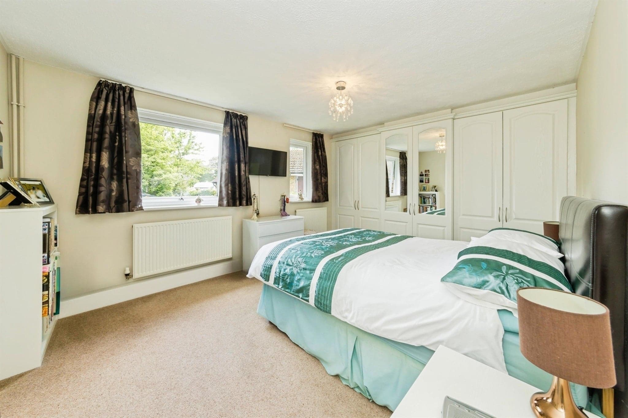 Property at Spring Gardens, Copthorne, Crawley
