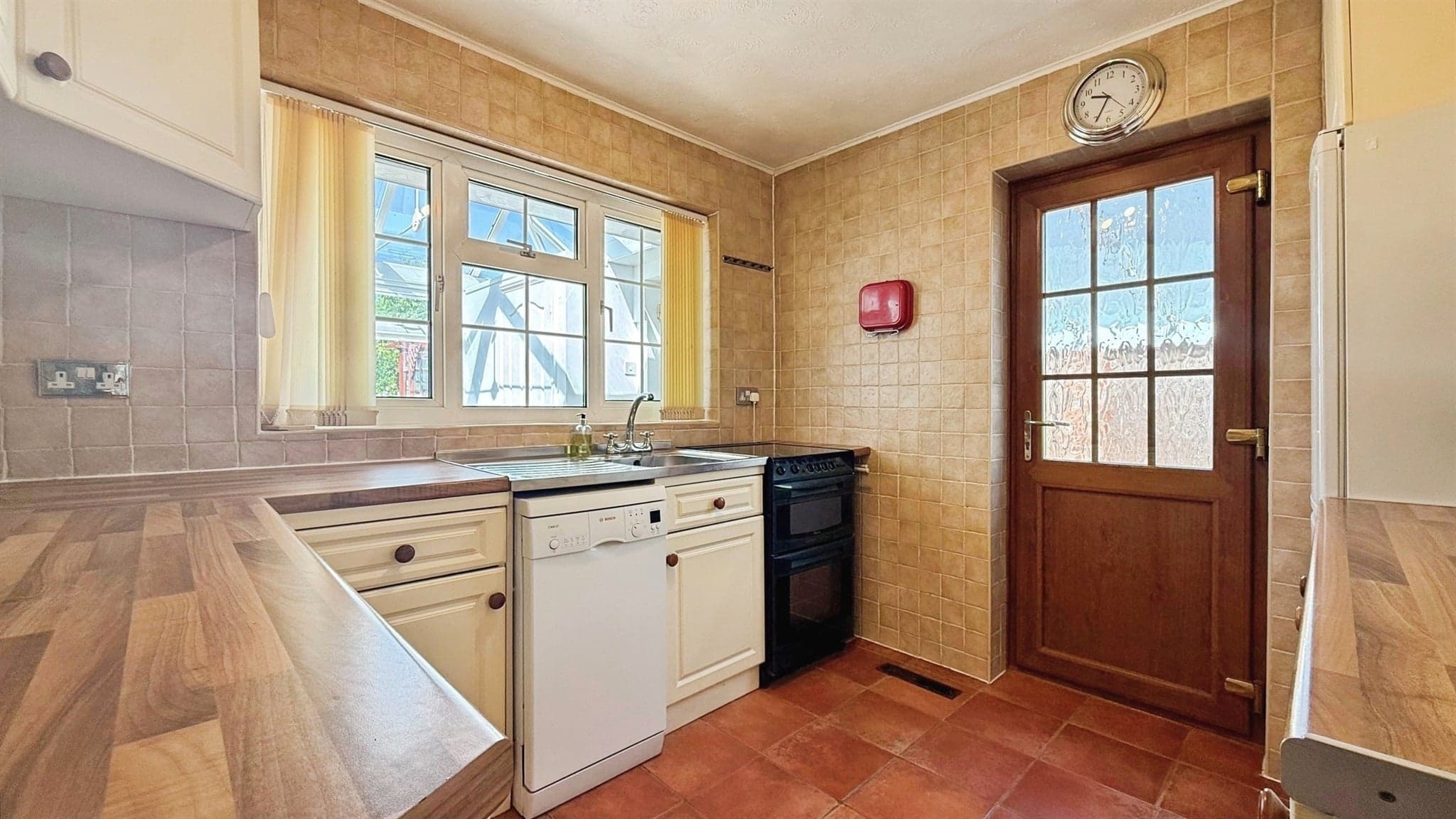 Property at Dovehouse Drive, Wellesbourne, Warwick