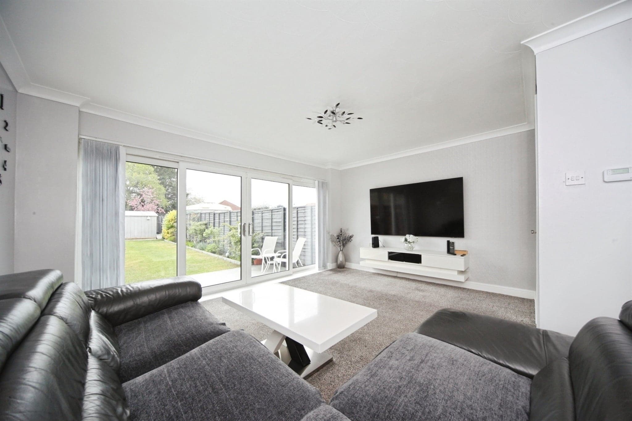 Property at Easingwold Gardens, Luton