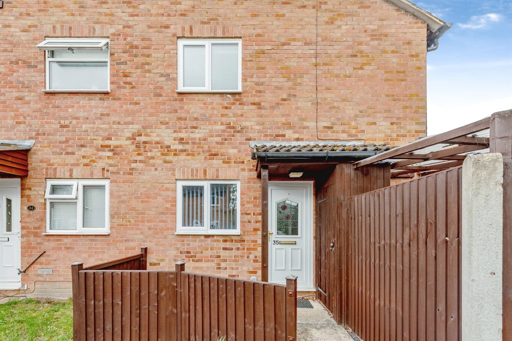 Property at Buchans Lawn, Crawley