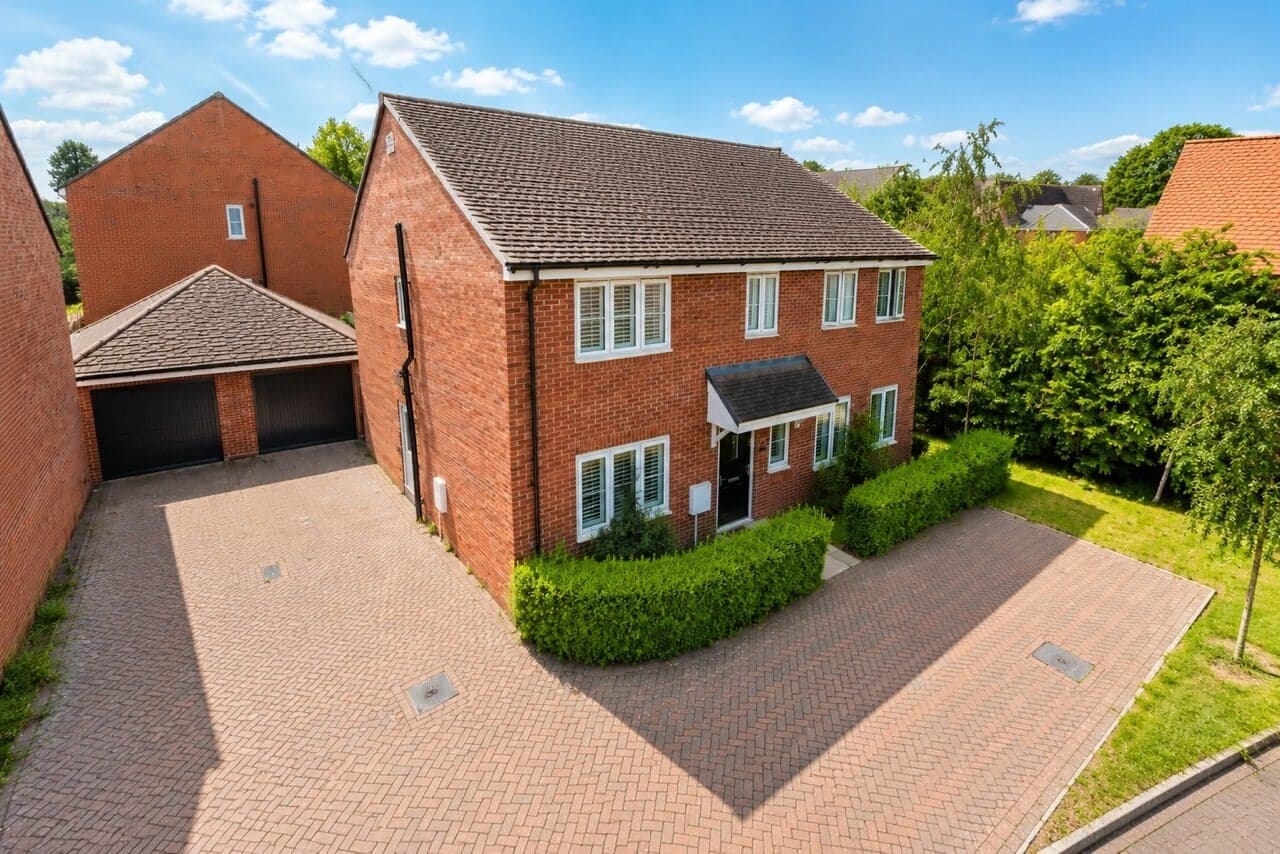 Property at Pauling Close, Aston Clinton, Aylesbury