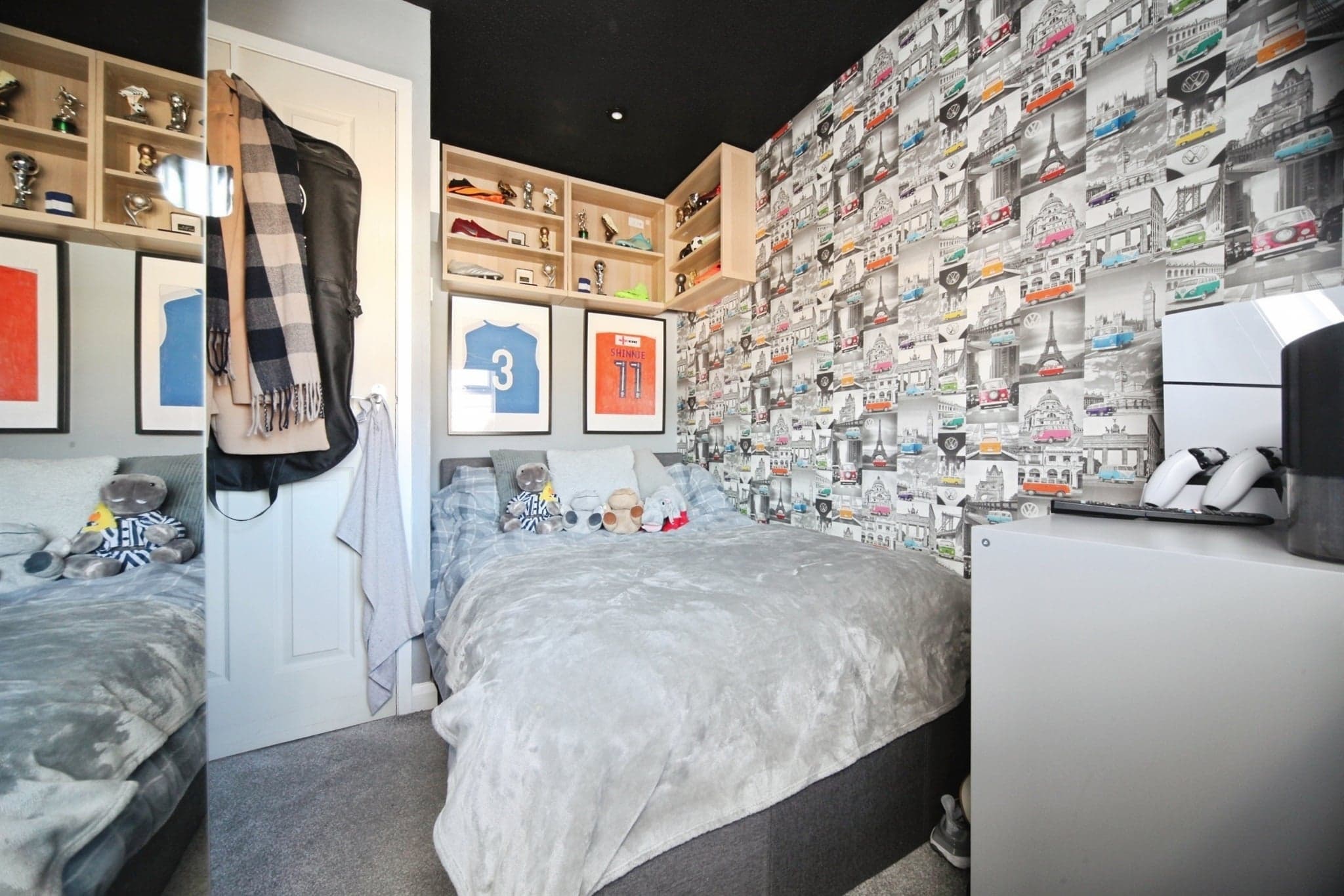 Property at Rochford Drive, Luton