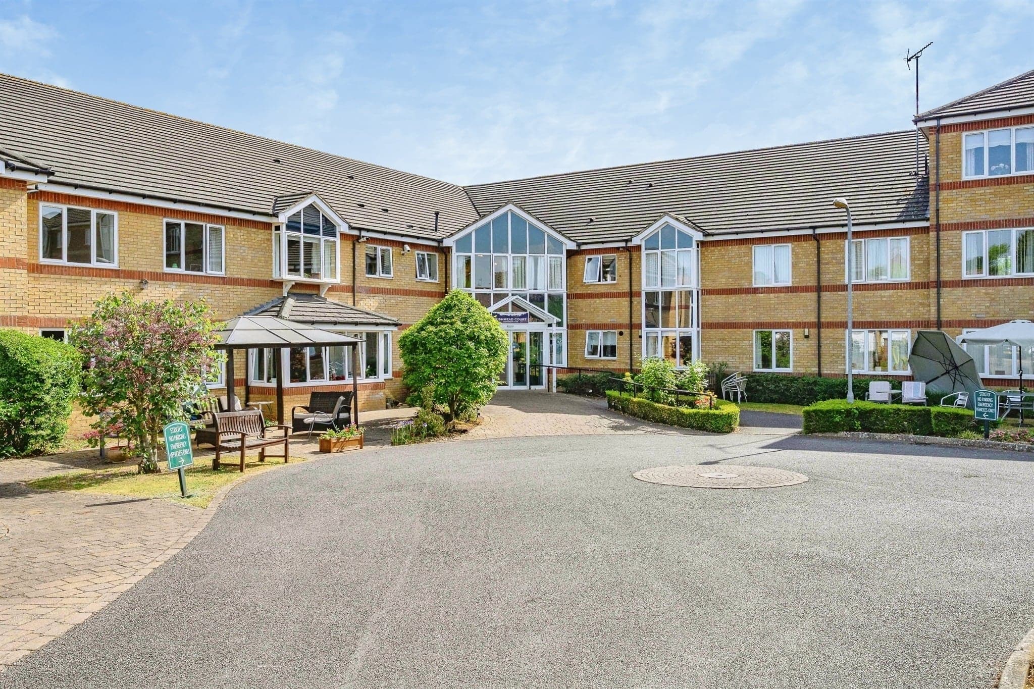 Property at Hancock Drive, Luton