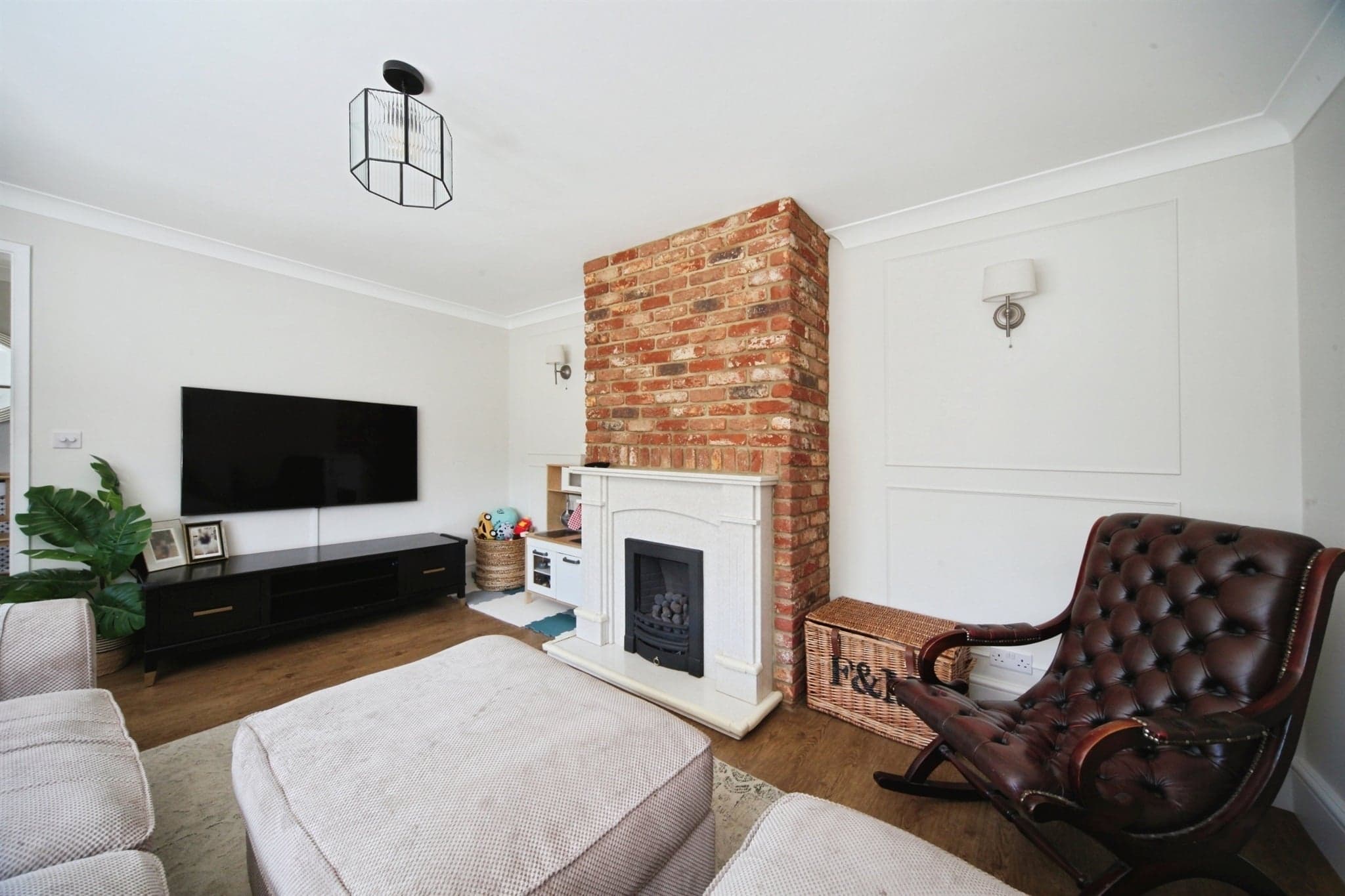 Property at Knights Close, Eaton Bray, Dunstable
