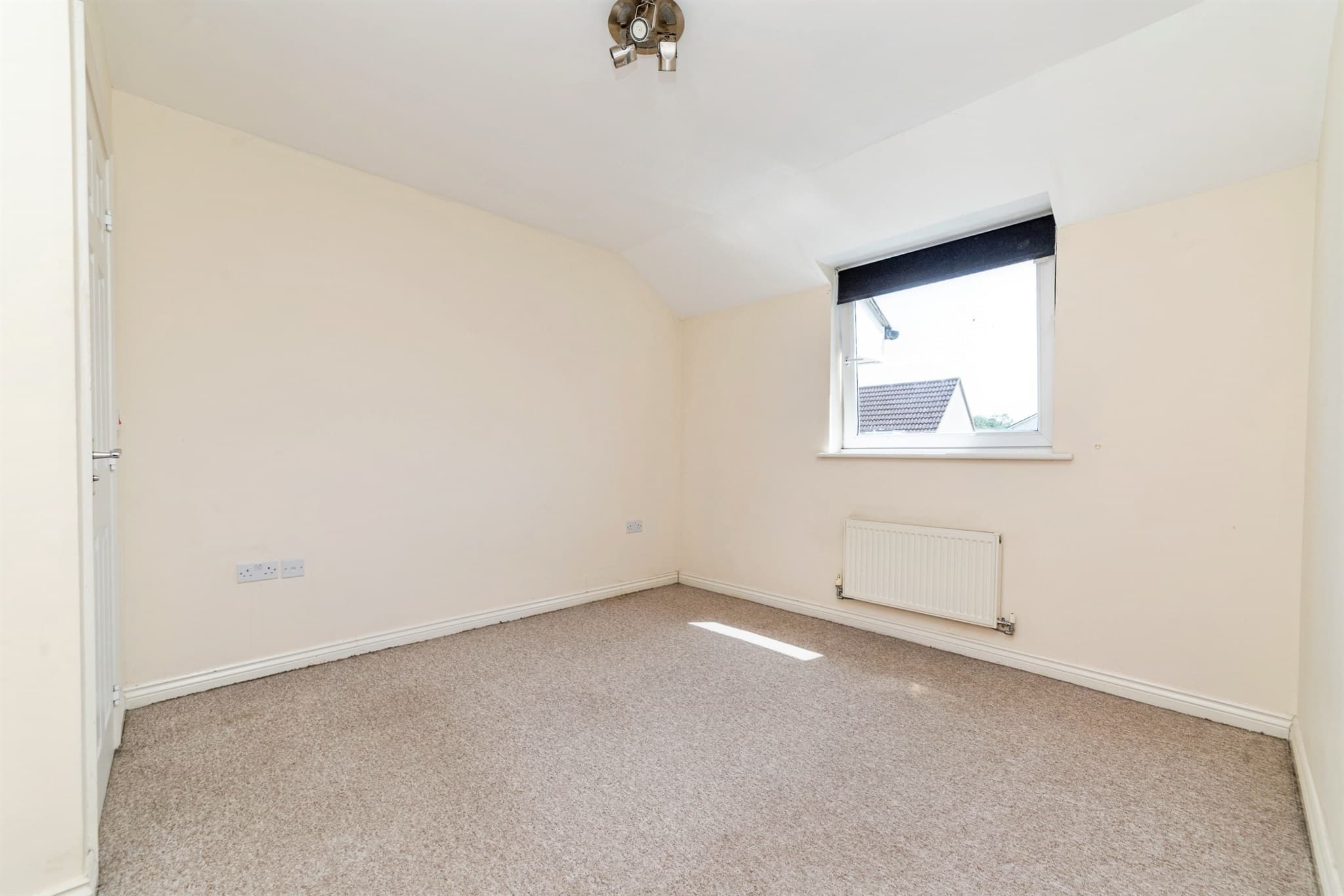 Property at Eddington Crescent, Welwyn Garden City