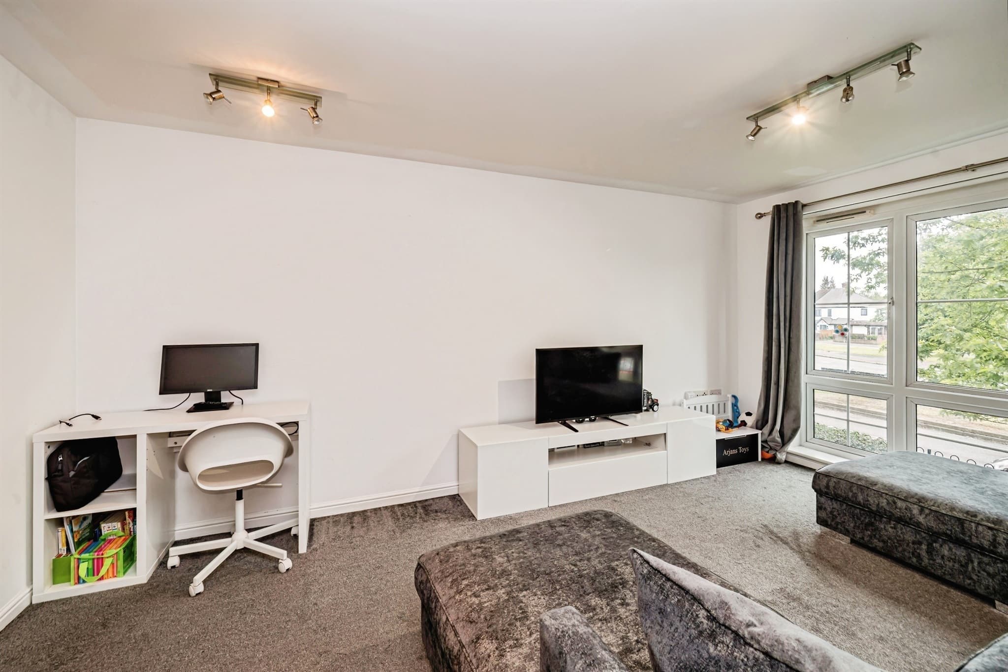 Property at Holyhead Mews, SLOUGH