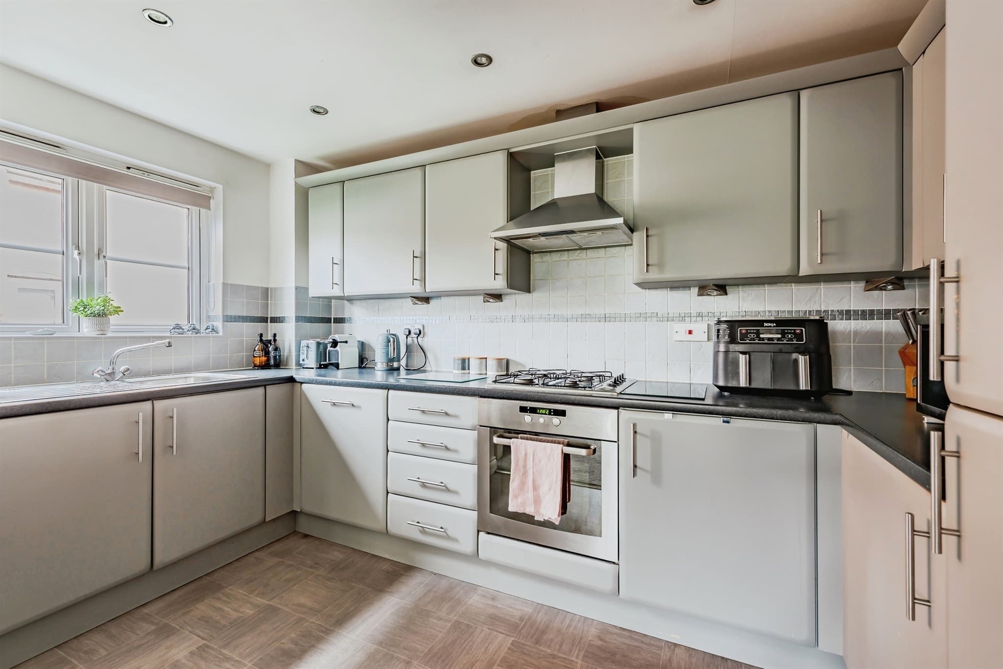Property at Kingsfield Way, Redhill