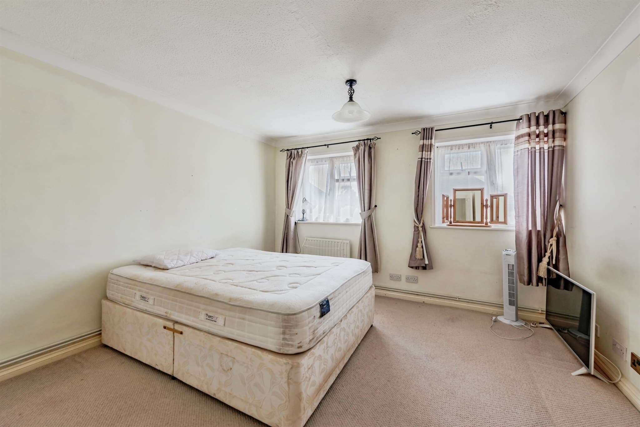 Property at Primrose Avenue, Horley