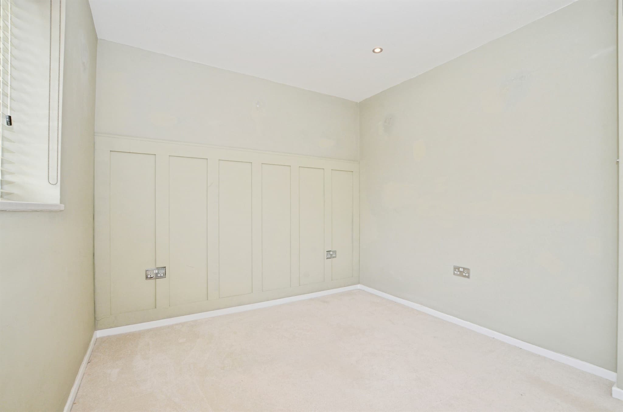 Property at Ivinghoe Road, Bushey