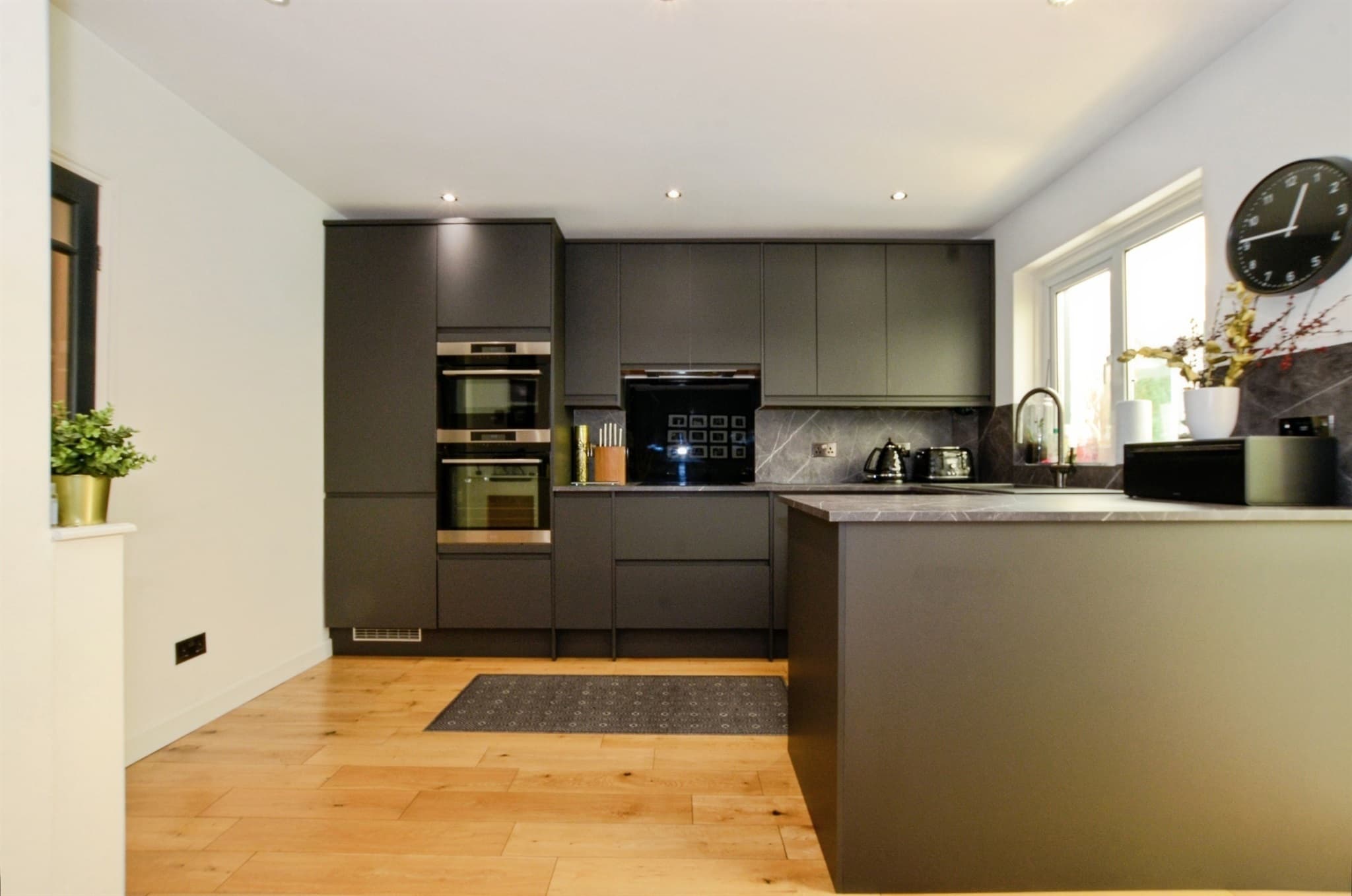 Property at Cardinal Avenue, Borehamwood