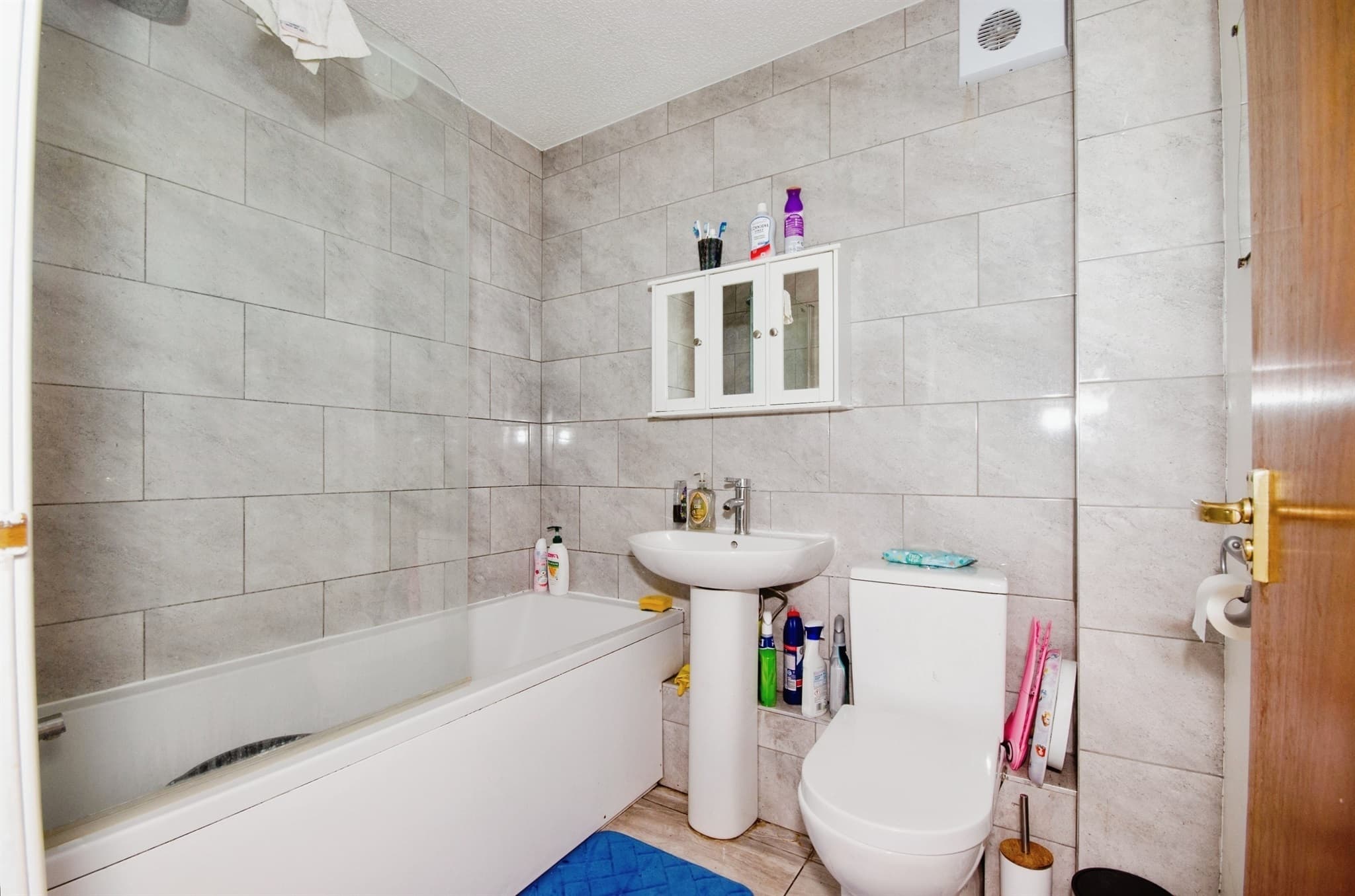 Property at Hunters Lane, Leavesden, Watford