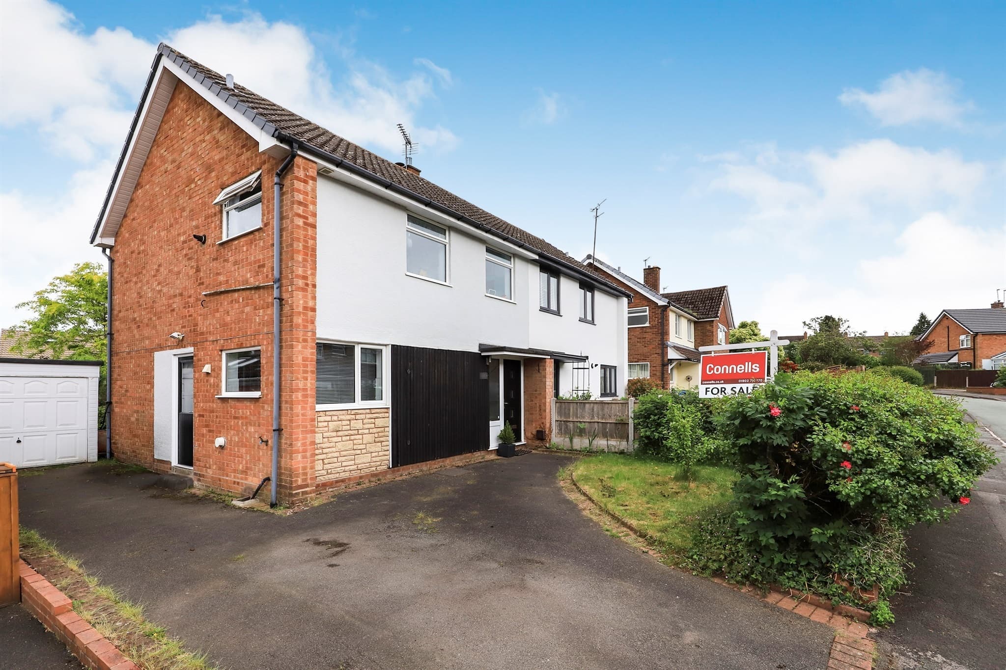 Property at Glendale Drive, Wombourne, Wolverhampton