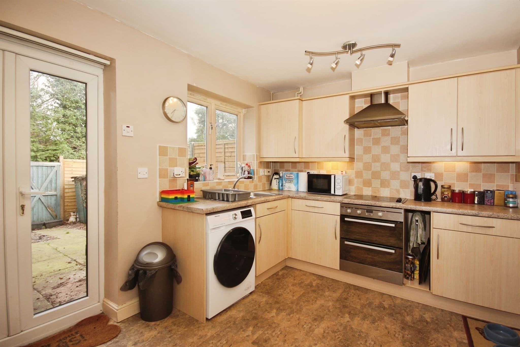 Property at Cobham Green, Whitnash, Leamington Spa