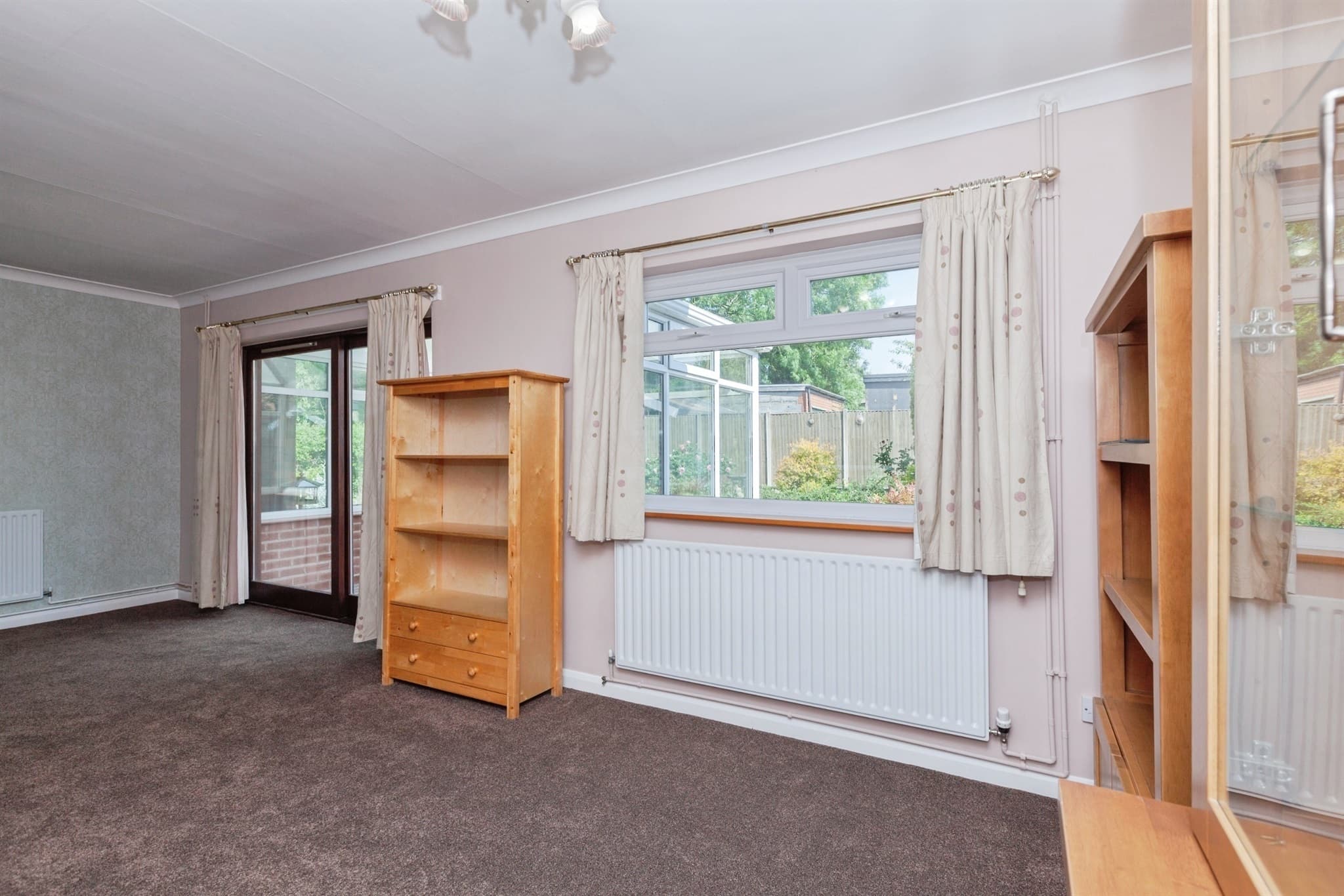 Property at Little Glen Road, Glen Parva, Leicester
