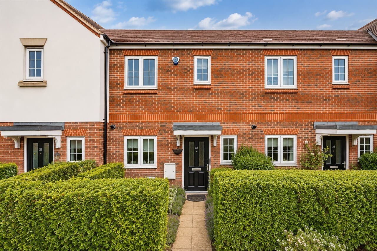 Property at Mortimer Crescent, Kings Park, St. Albans